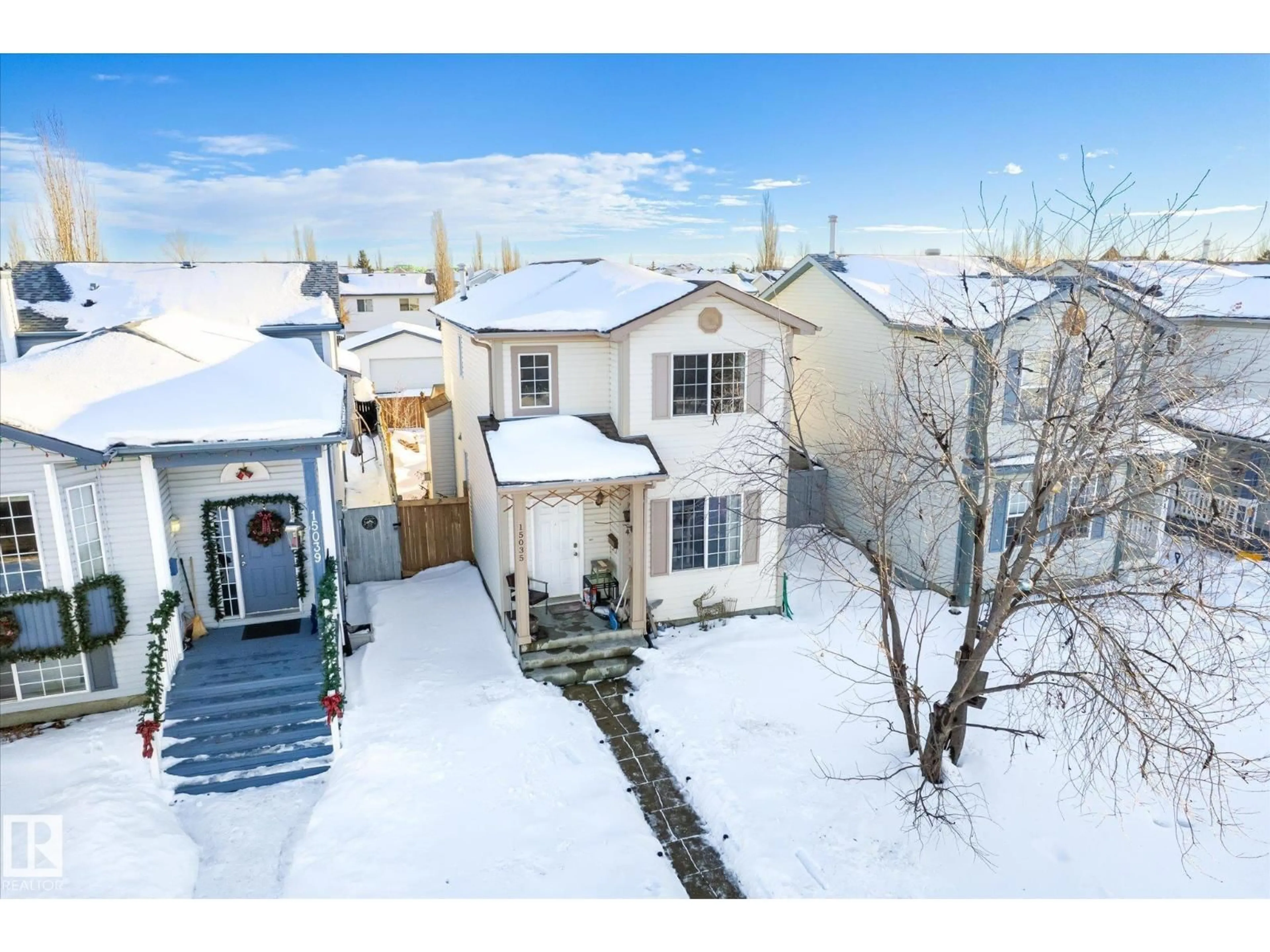 A pic from outside/outdoor area/front of a property/back of a property/a pic from drone, street for 15035 133 ST NW, Edmonton Alberta T6V1K9