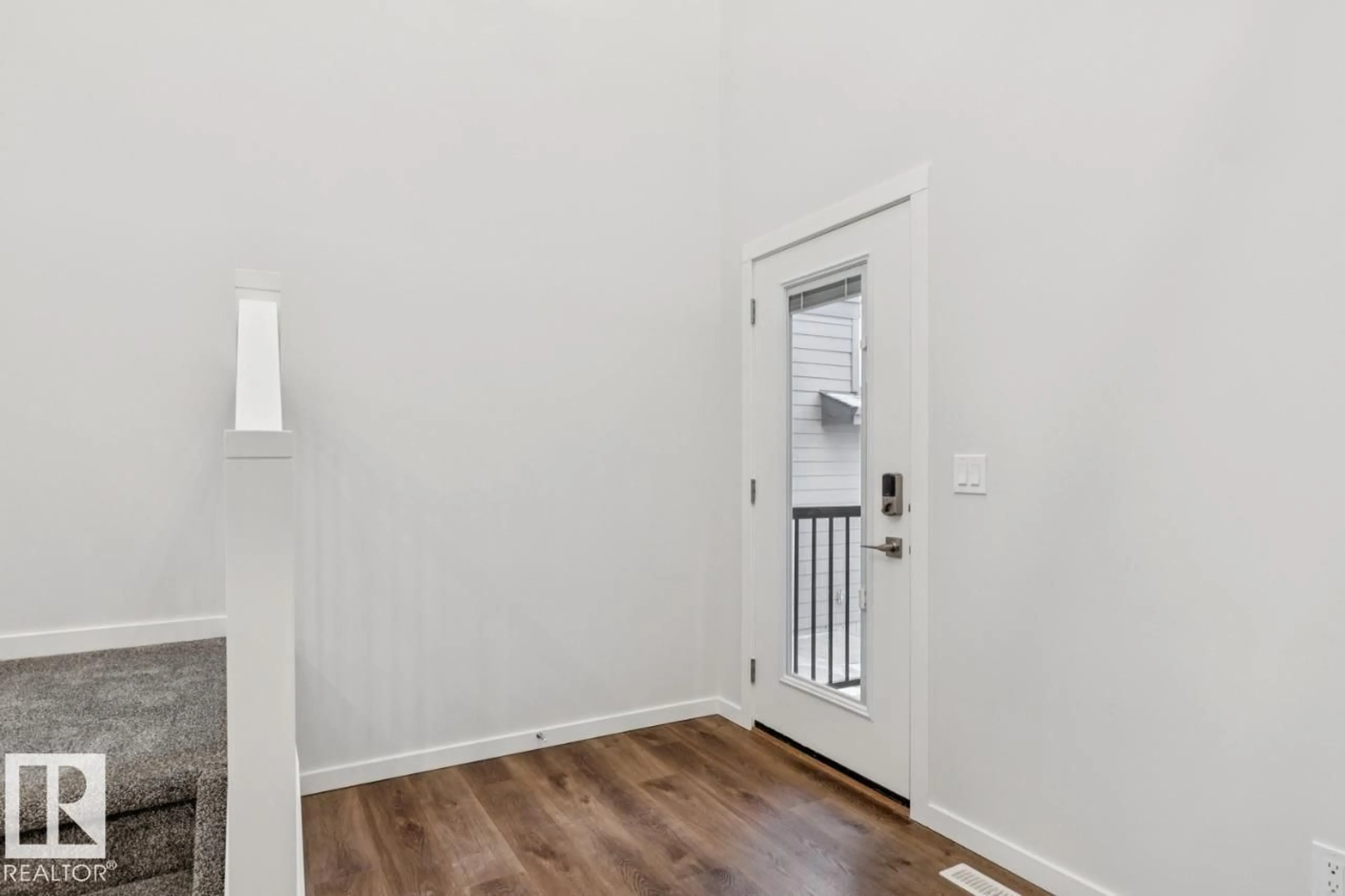 A pic of a room for 7618 KIMIWAN CR, Edmonton Alberta T6W5N6