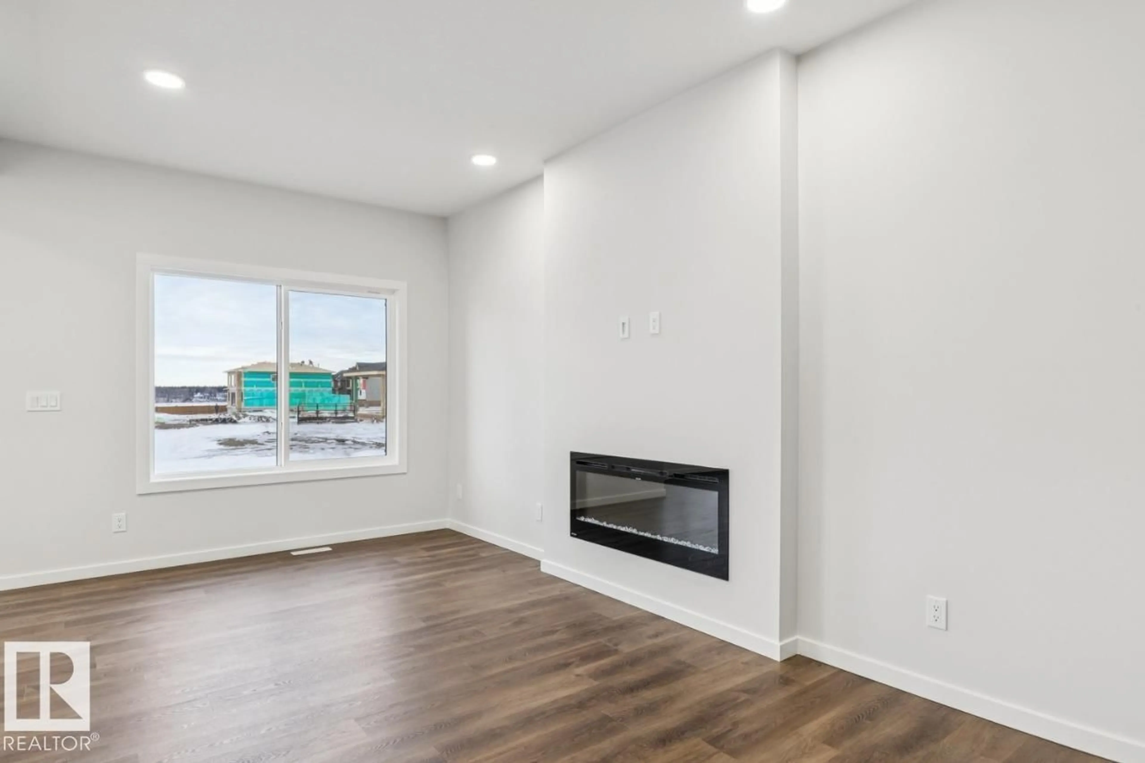 A pic of a room for 7618 KIMIWAN CR, Edmonton Alberta T6W5N6