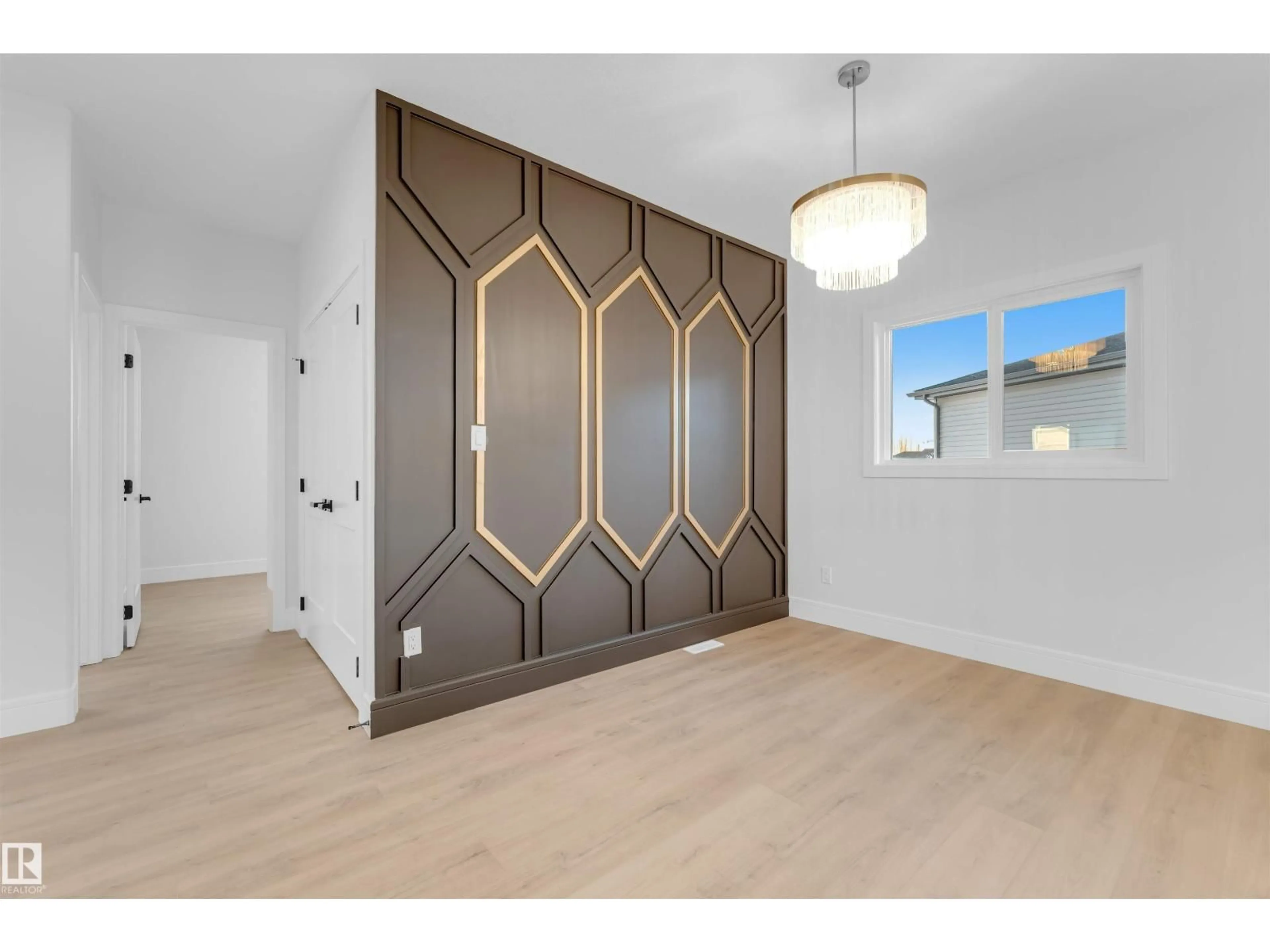 Indoor entryway for 150 CREEKSIDE LN, Leduc Alberta T9E1T1