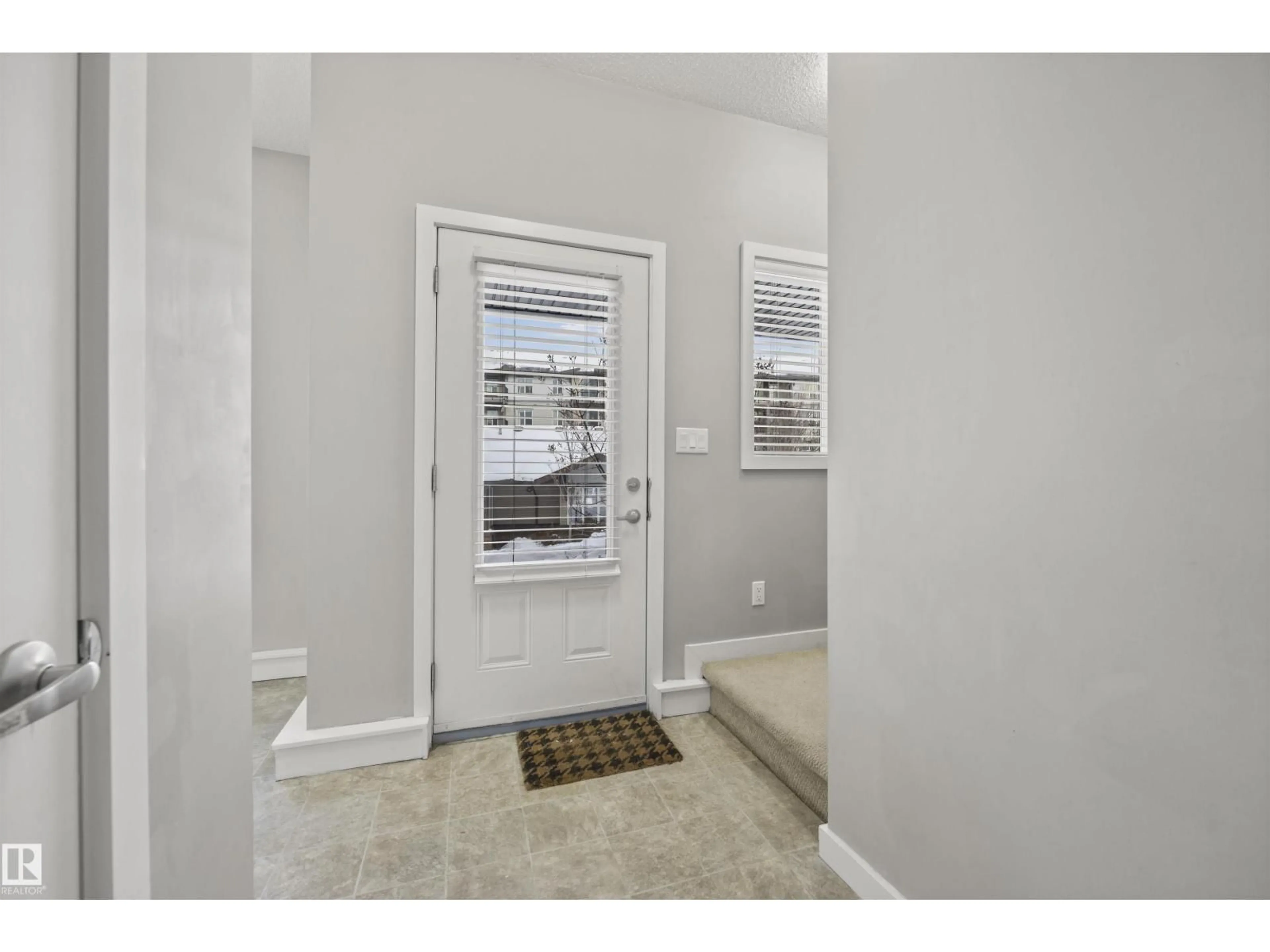Indoor entryway for 56 - 655 WATT BV, Edmonton Alberta T6X0Y2