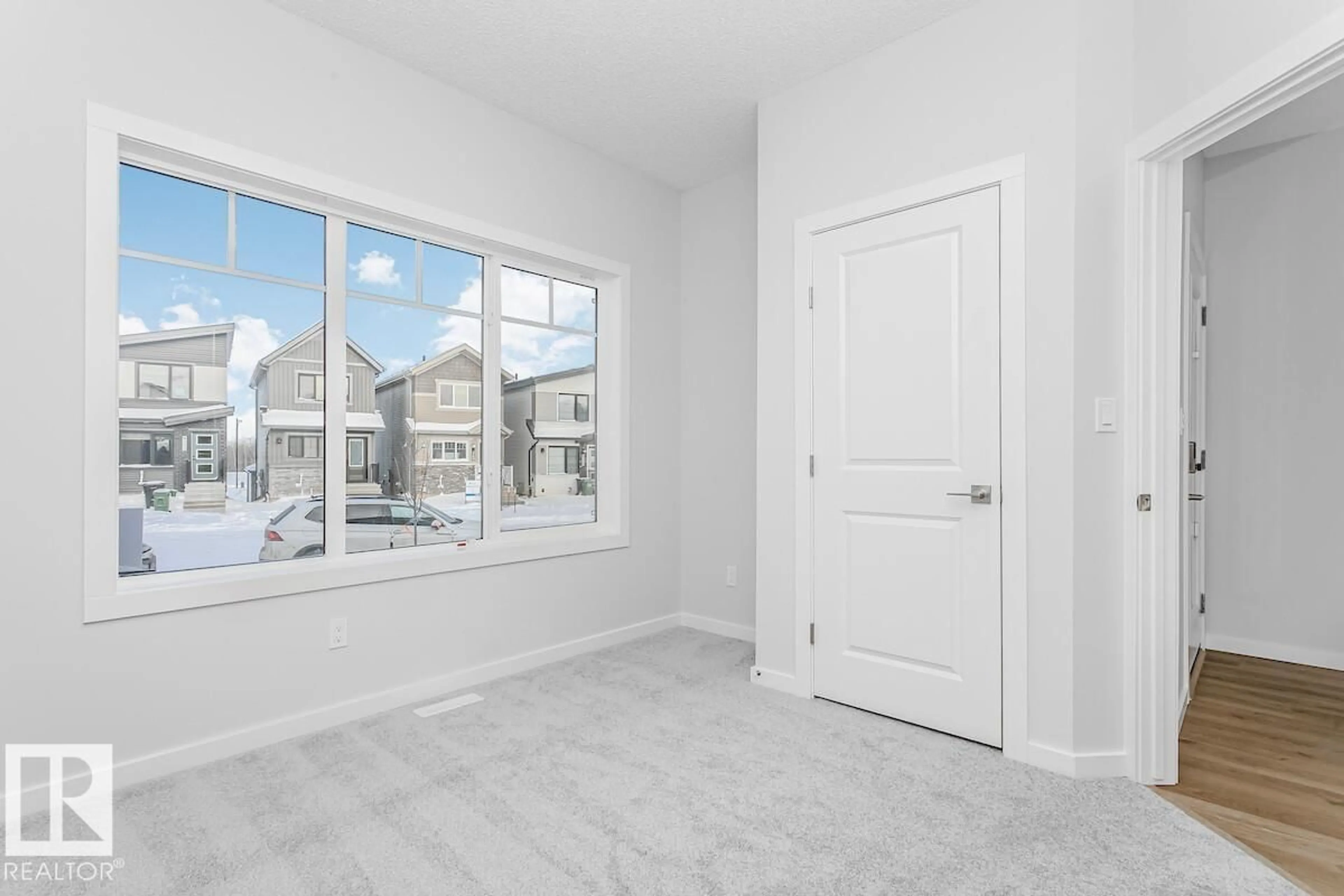 Indoor entryway for 317 EDGEMONT DR, Edmonton Alberta T6M3G7