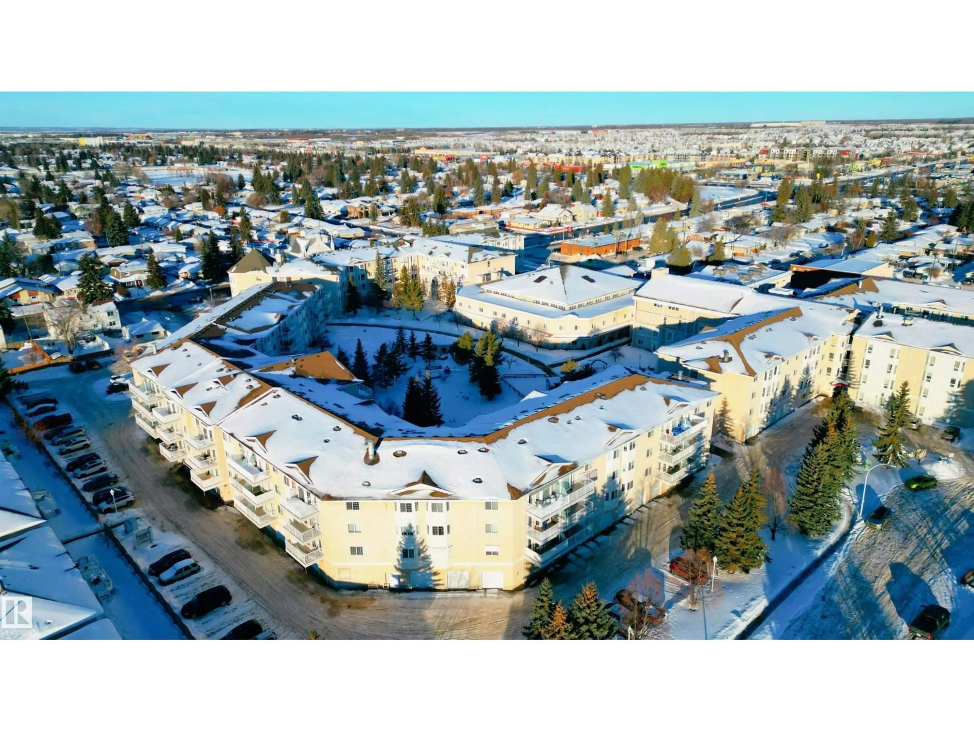 A pic from outside/outdoor area/front of a property/back of a property/a pic from drone, street for #454 - 13441 127 ST, Edmonton Alberta T5L5B6