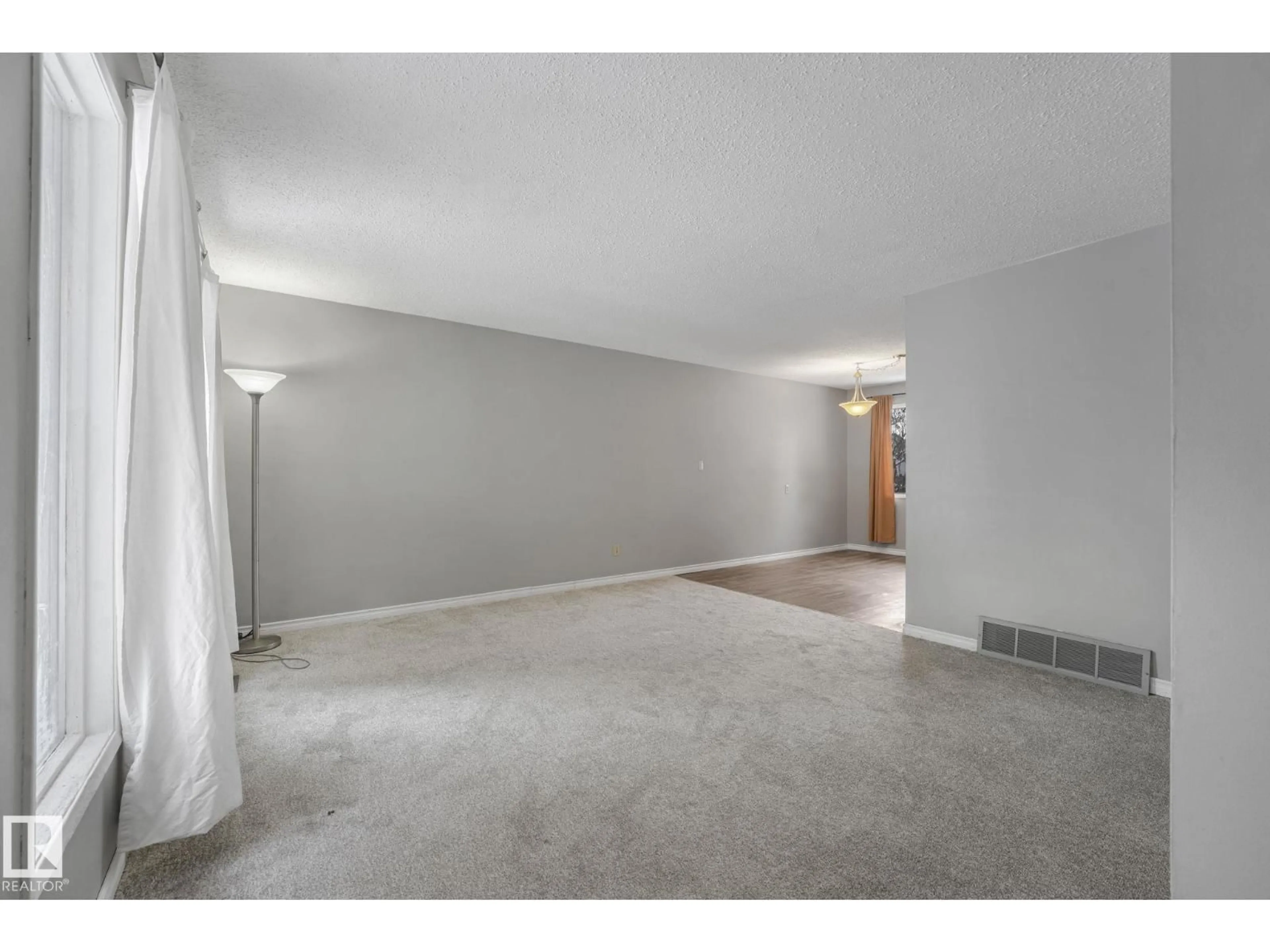 A pic of a room for 6411 12 AV, Edmonton Alberta T6L2G3