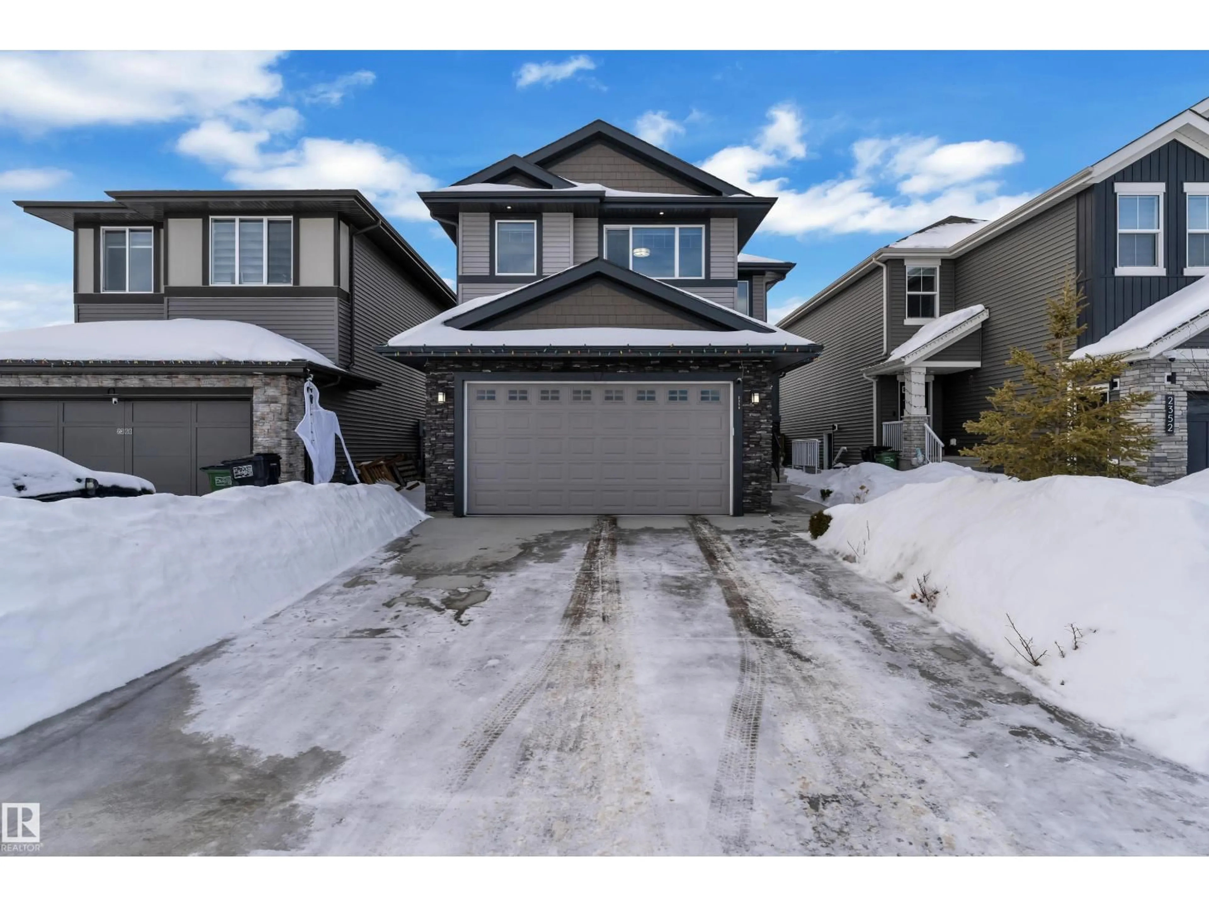 A pic from outside/outdoor area/front of a property/back of a property/a pic from drone, street for SW SW - 2356 53 ST, Edmonton Alberta T6X2P2