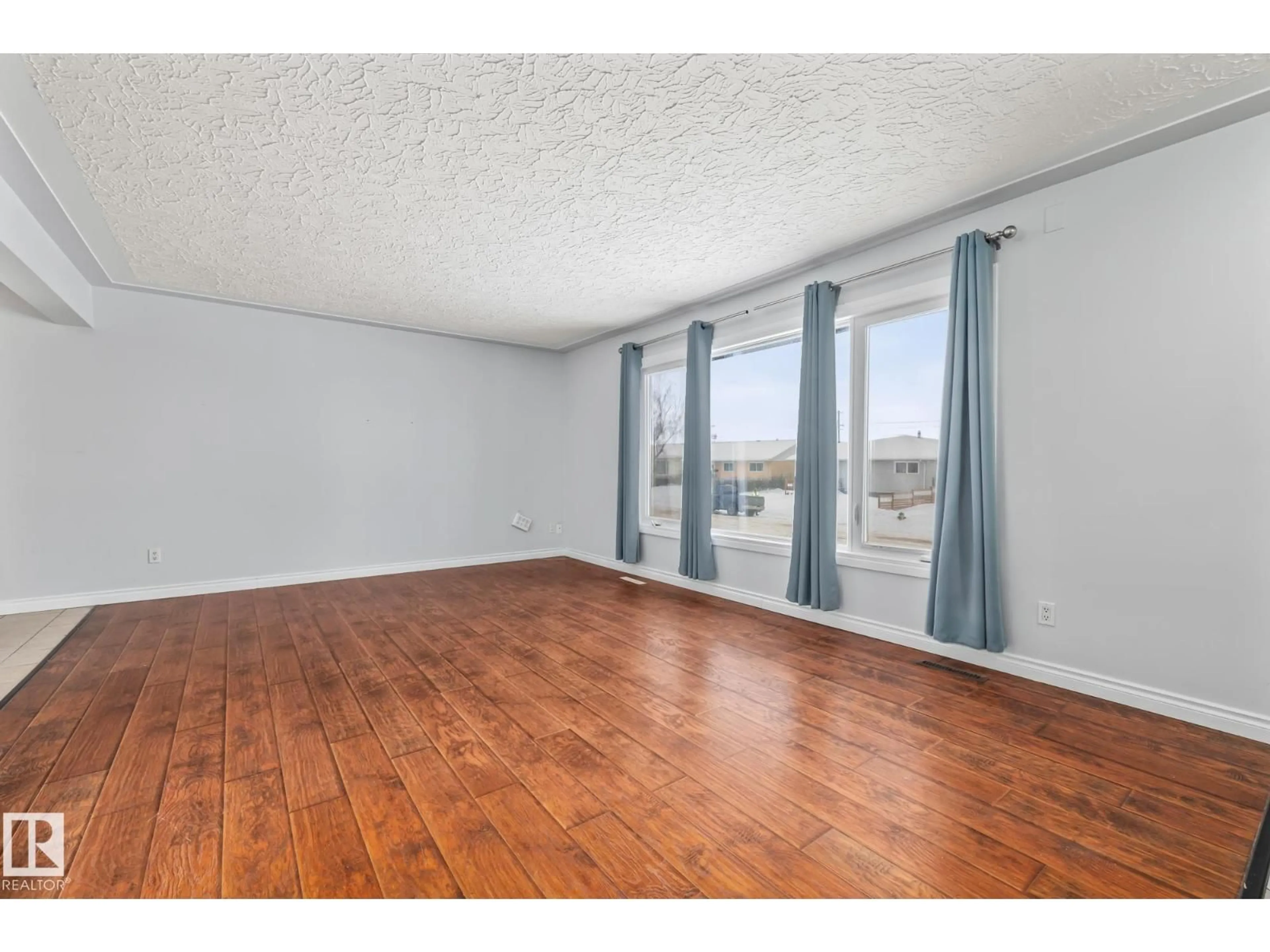 A pic of a room for NW - 12903/12905 96 ST, Edmonton Alberta T5E4B2