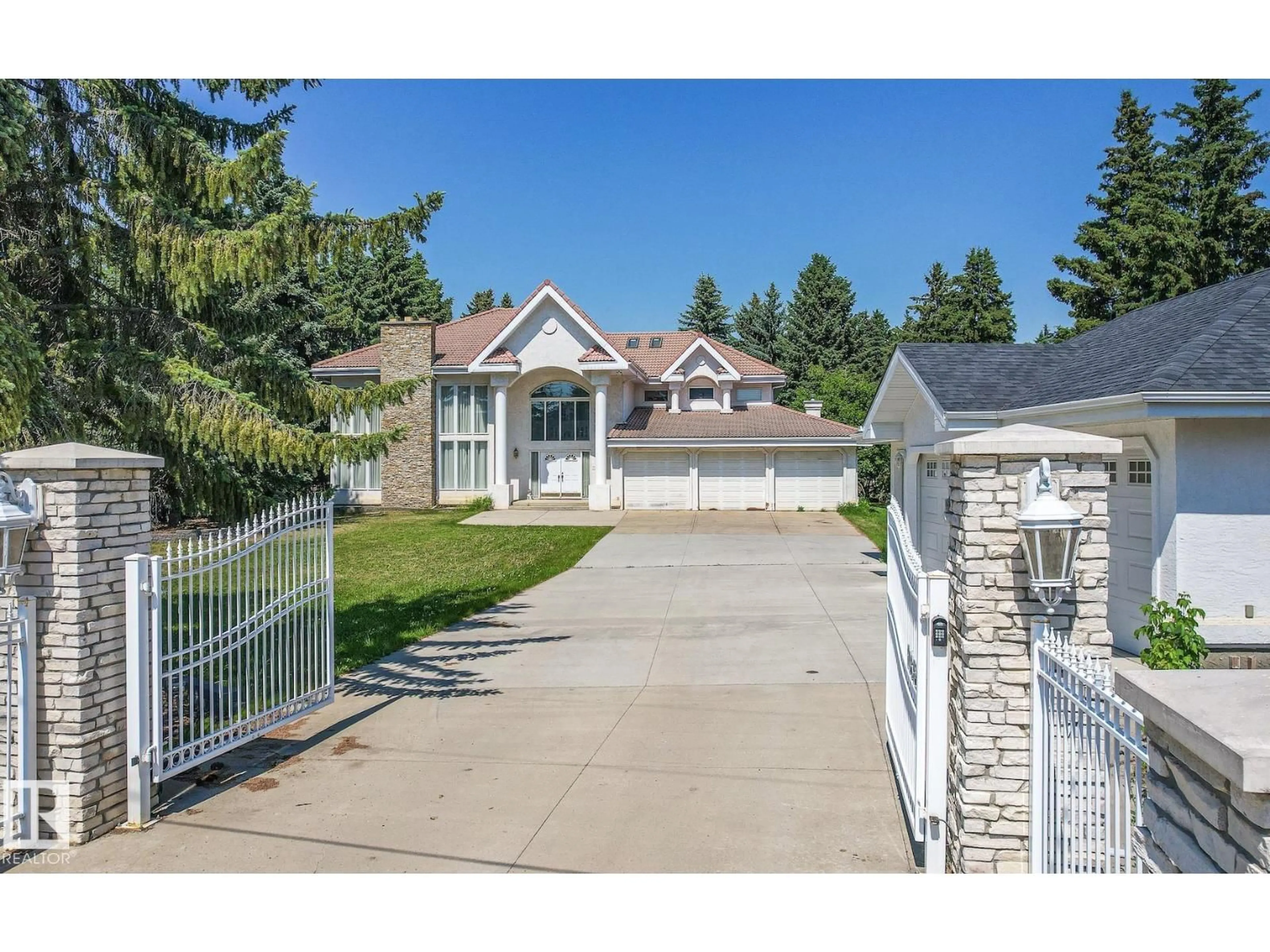 A pic from outside/outdoor area/front of a property/back of a property/a pic from drone, street for SW - 10812 5 AV, Edmonton Alberta T6W1A2