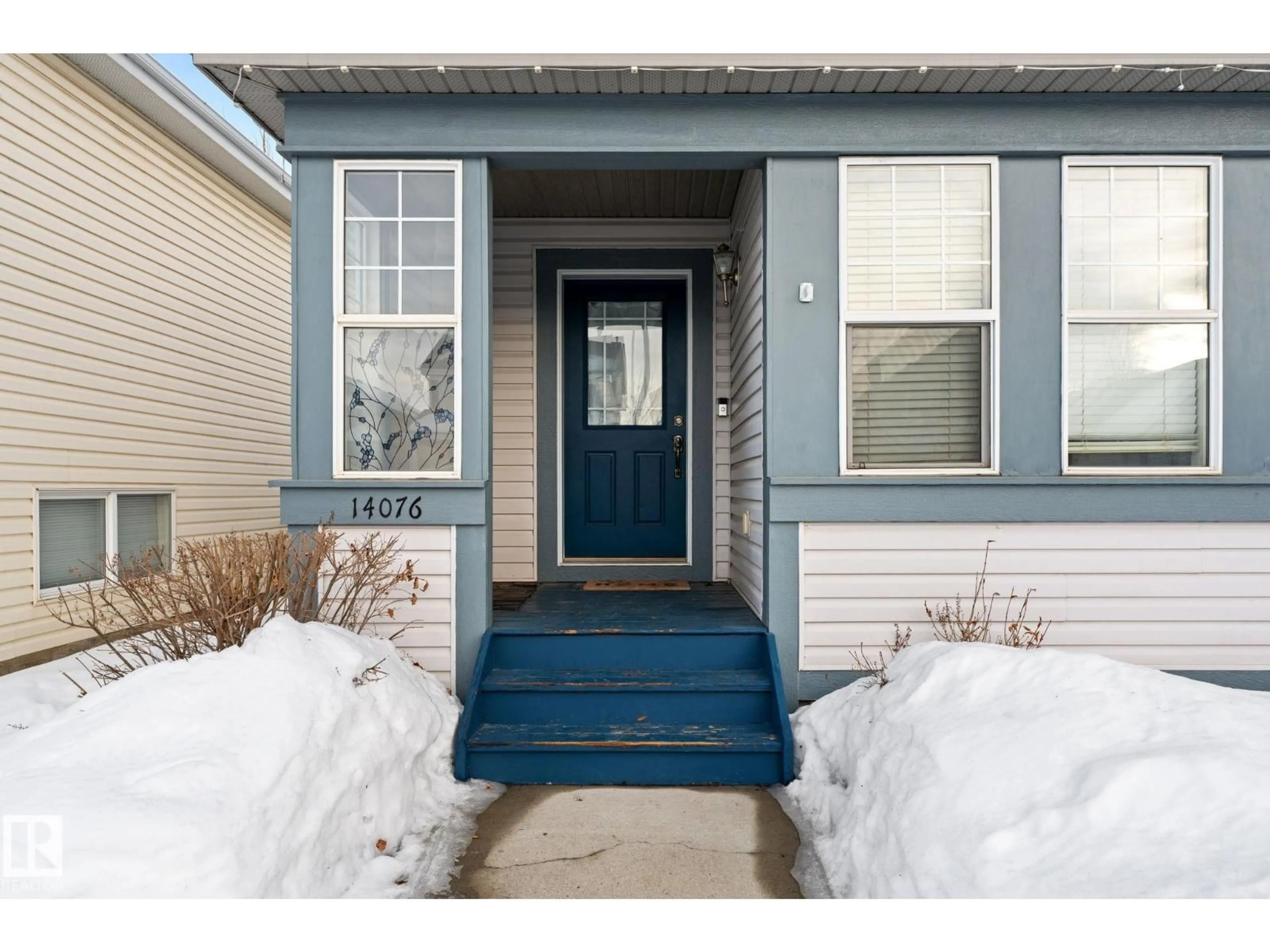 Indoor entryway for NW - 14076 152 AV, Edmonton Alberta T6V1T9