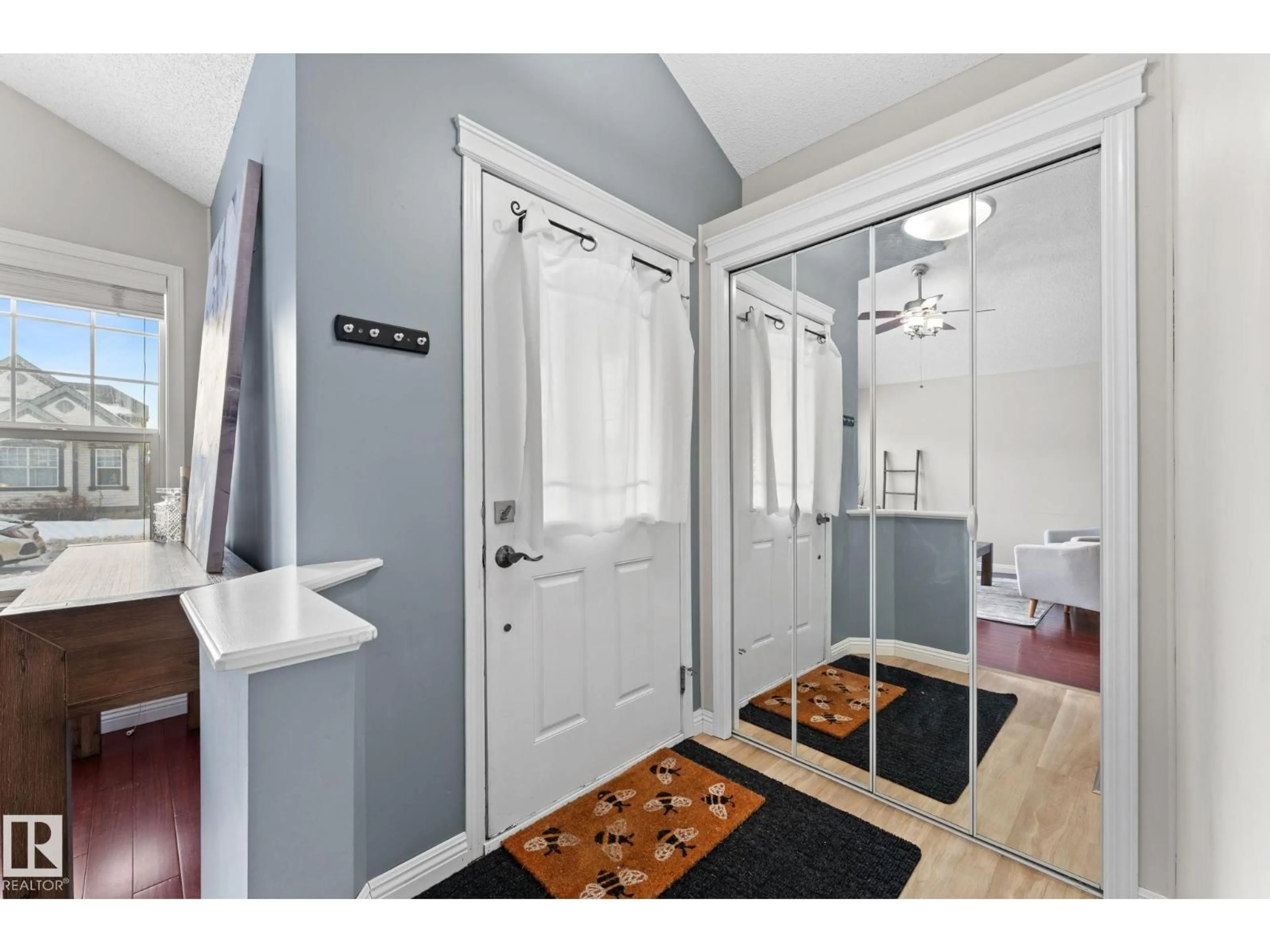 Indoor entryway for NW - 14076 152 AV, Edmonton Alberta T6V1T9