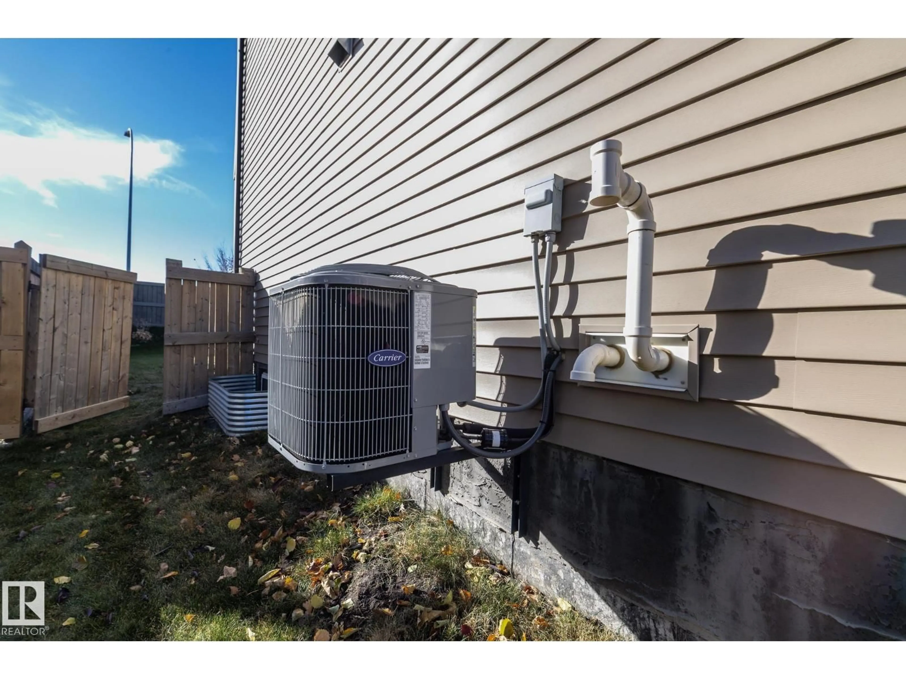 Unknown for 7257 ARMOUR CR, Edmonton Alberta T6W2S1