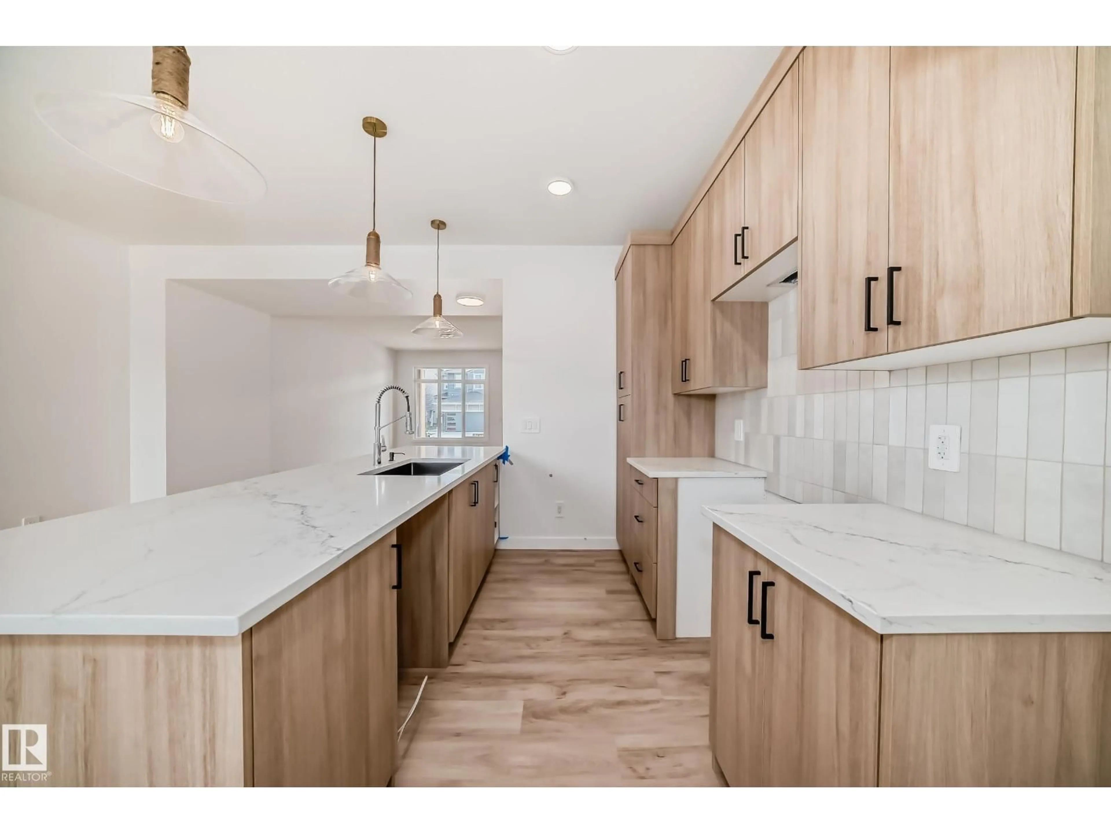 Open concept kitchen, unknown for 1314 KESWICK DR, Edmonton Alberta T6W4V8