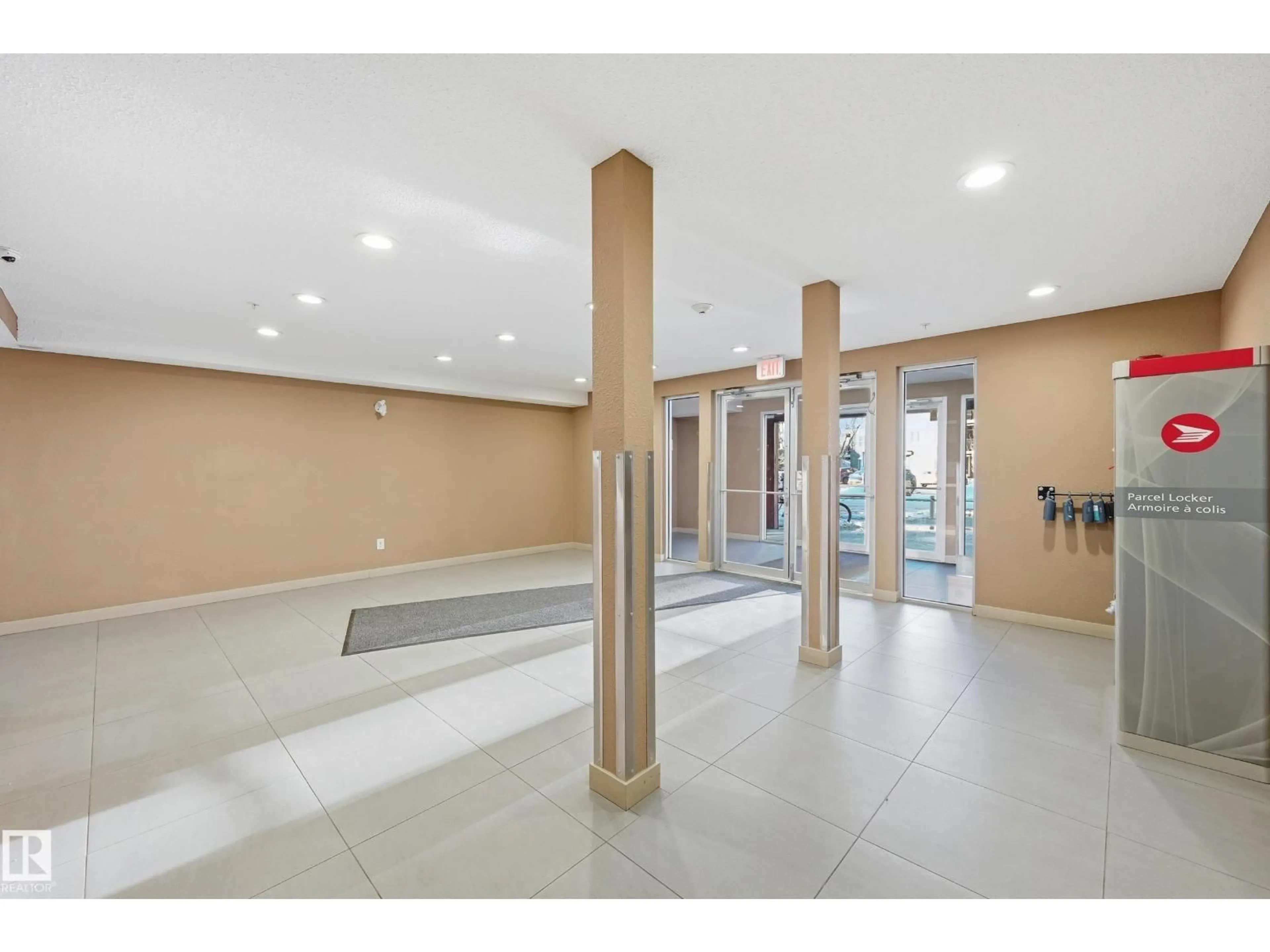 Indoor foyer for 1080 - 207 MCCONACHIE BV, Edmonton Alberta T5Y0X2
