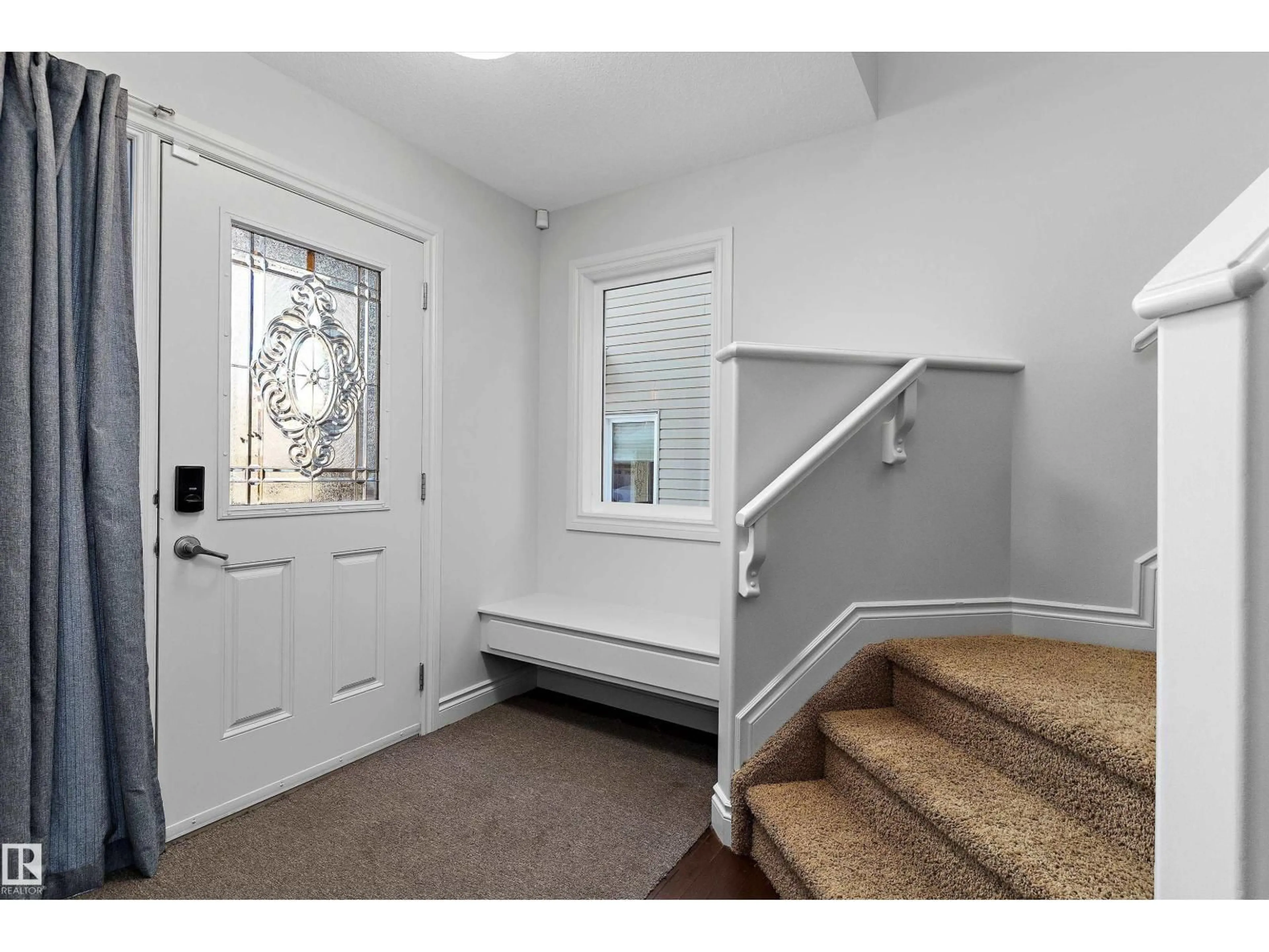 Indoor entryway for SW - 823 172 ST, Edmonton Alberta T6W0M6