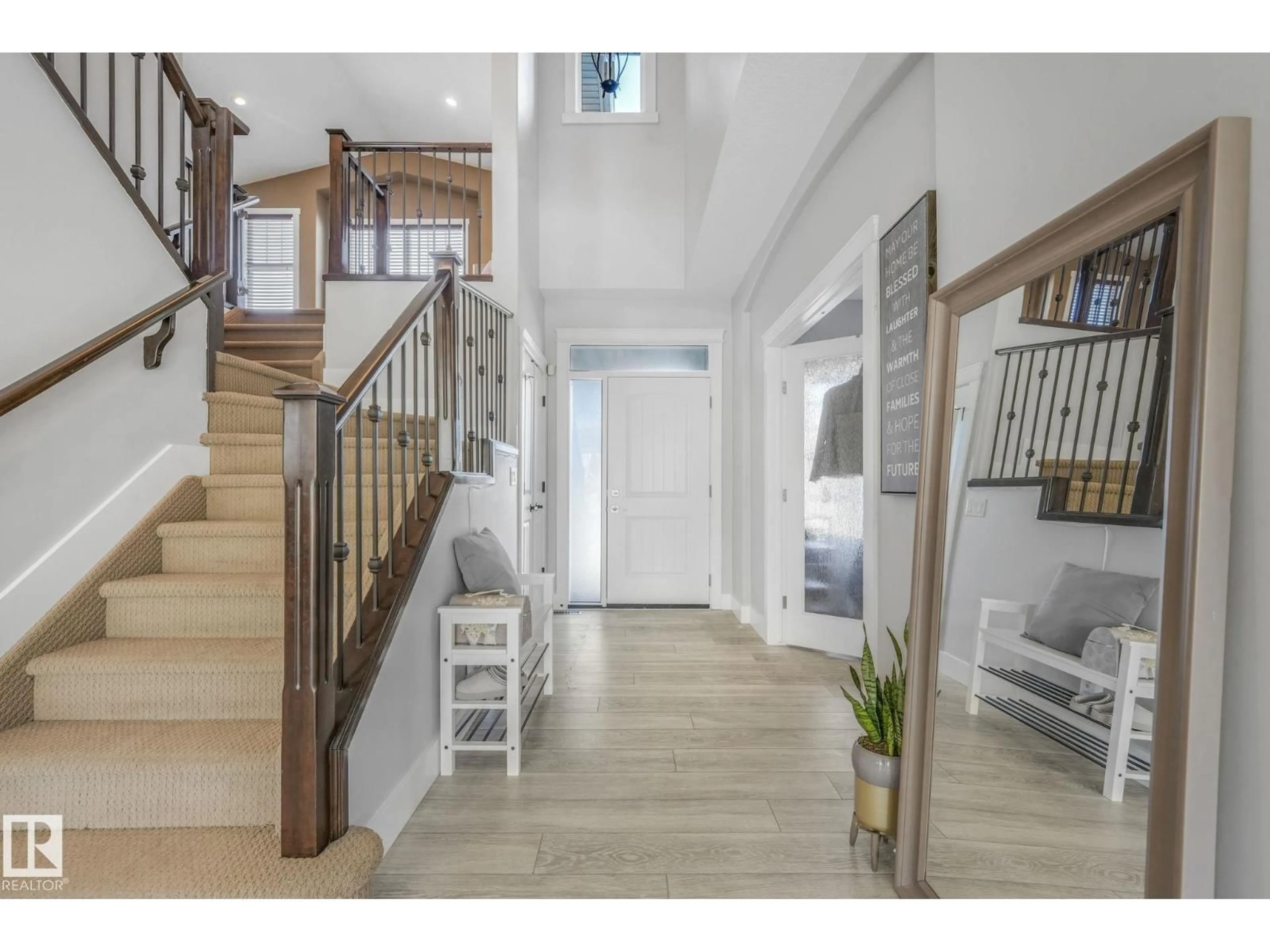 Indoor entryway for 2307 RUTHERFORD WY, Edmonton Alberta T6W1P4