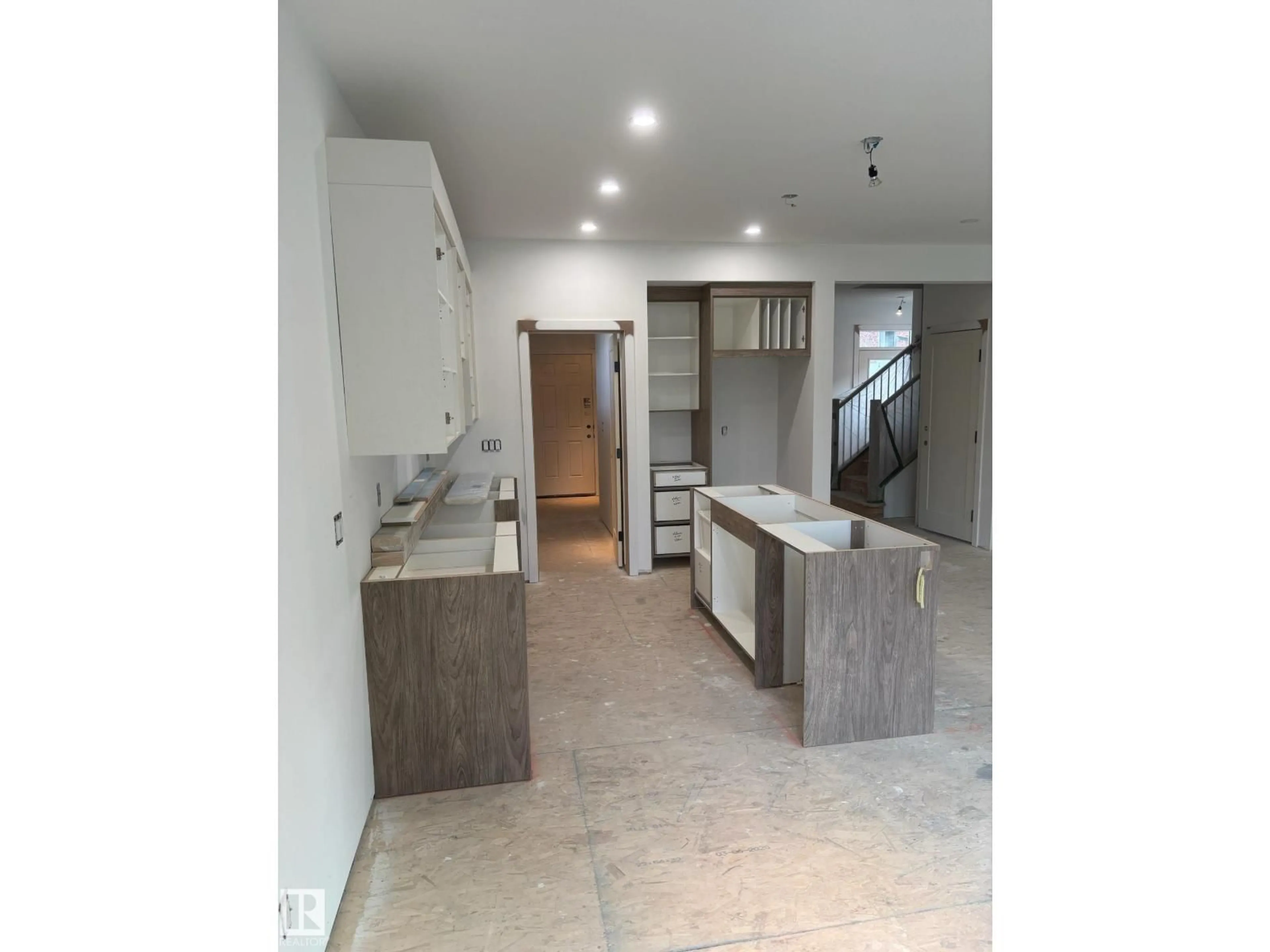 Unknown for 30 ELSINORE PL, Edmonton Alberta T5X0M6