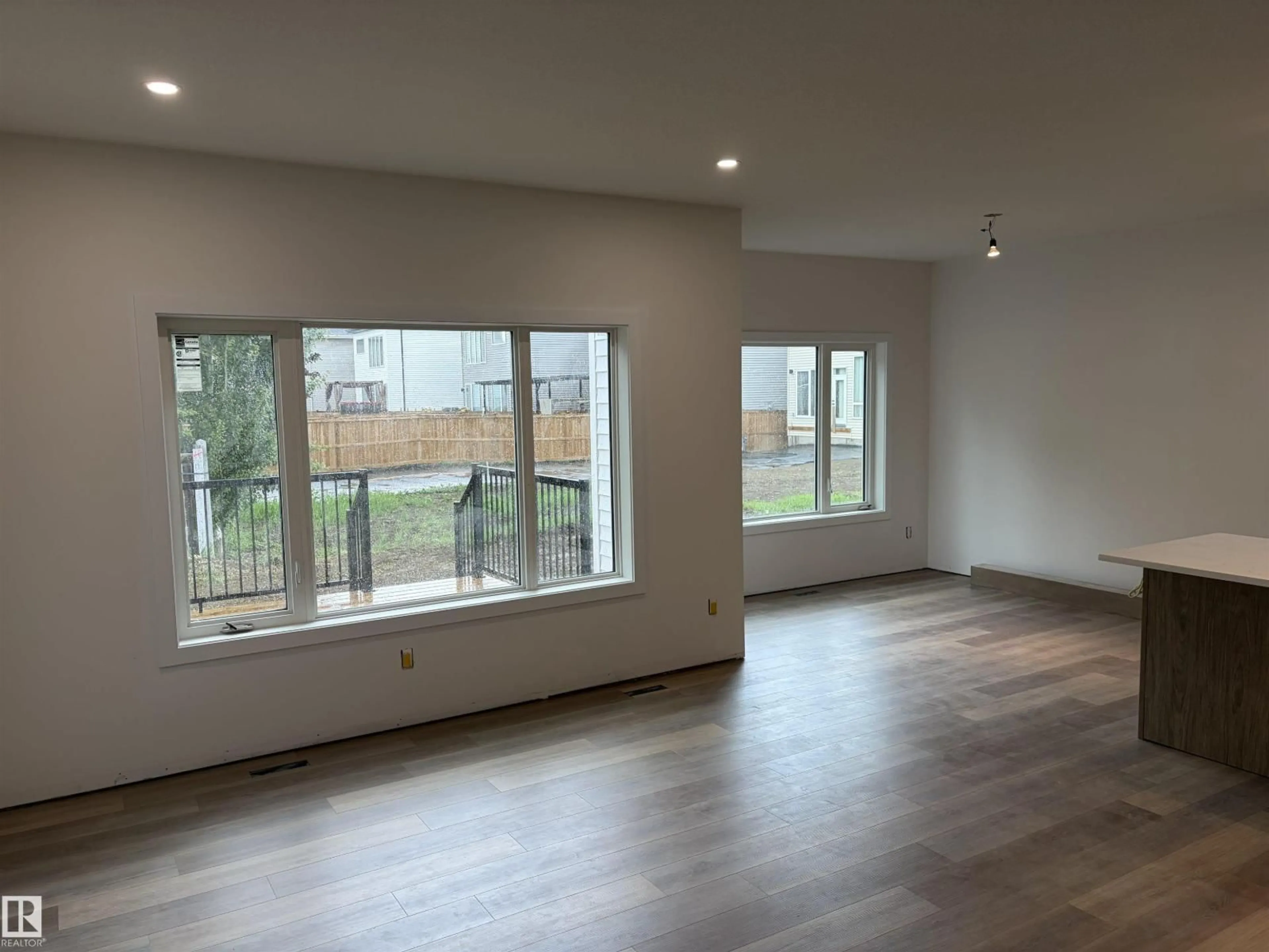 A pic of a room for 30 ELSINORE PL, Edmonton Alberta T5X0M6