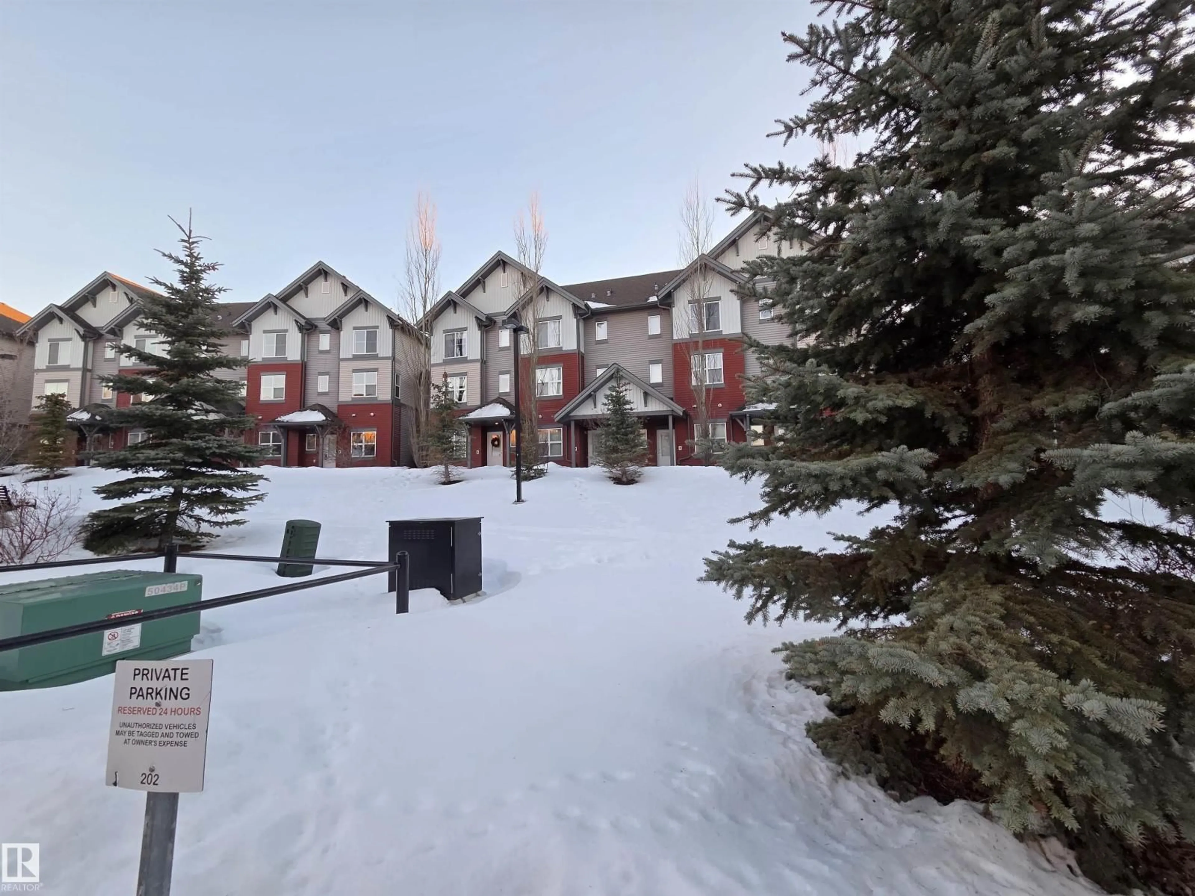 A pic from outside/outdoor area/front of a property/back of a property/a pic from drone, mountain view for 55 - 655 WATT BV, Edmonton Alberta T6X0Y2