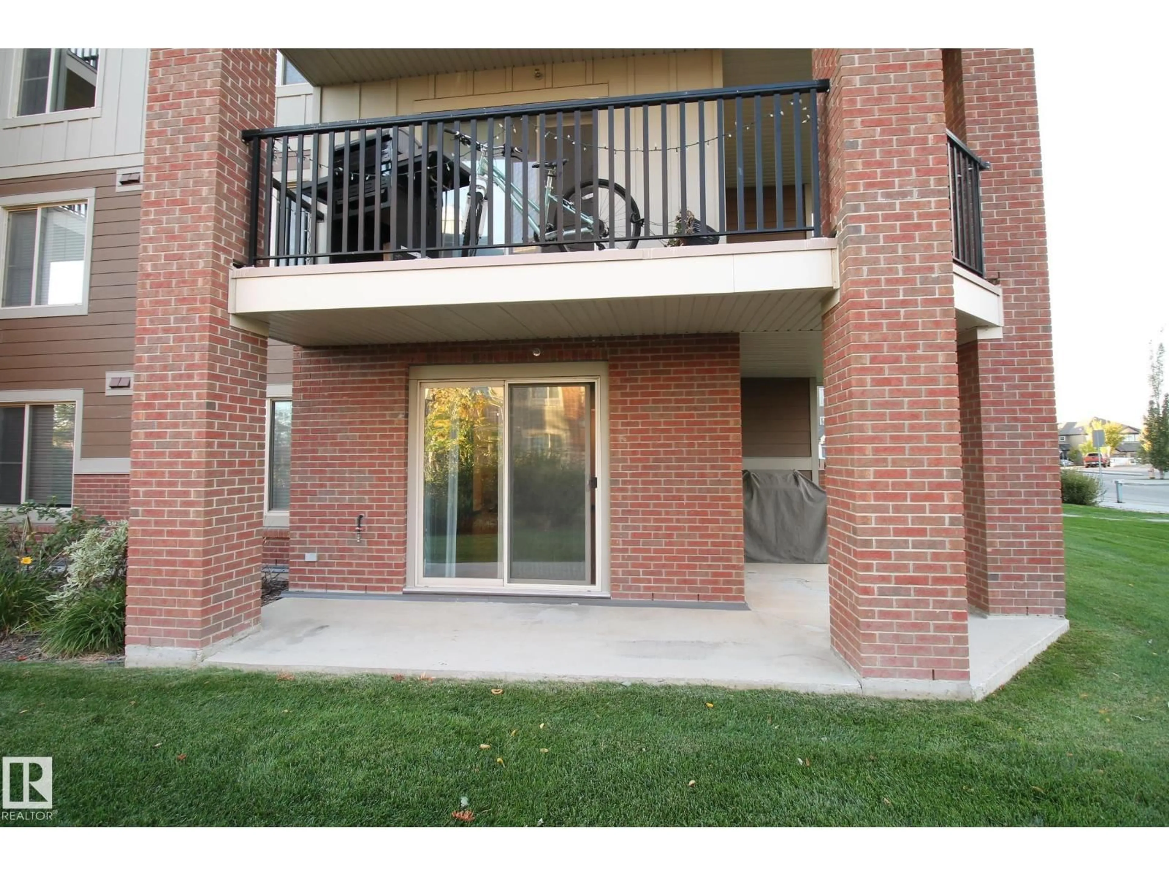 Patio, unknown for #105 - 3719 WHITELAW LN, Edmonton Alberta T6W2C3