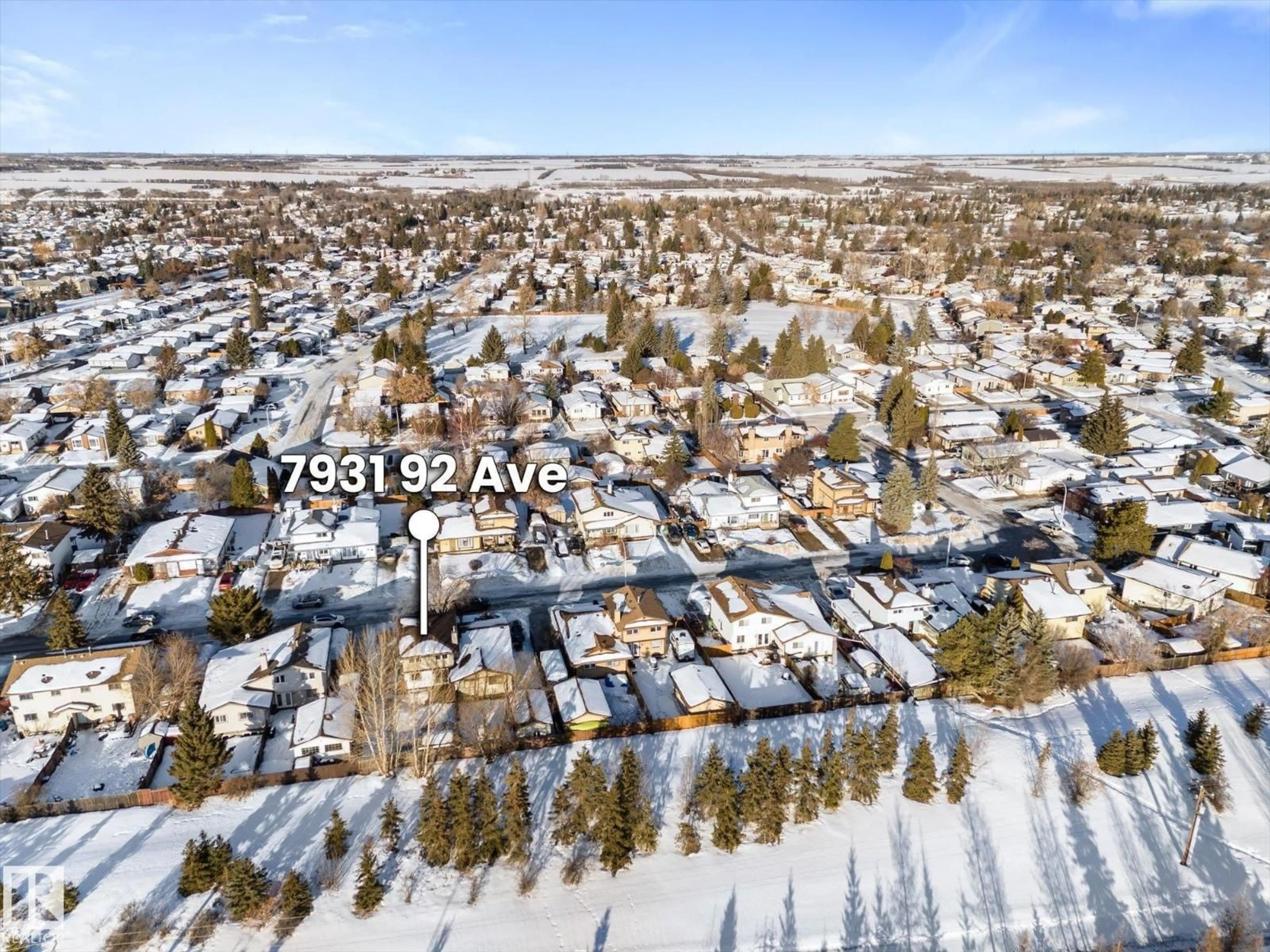 A pic from outside/outdoor area/front of a property/back of a property/a pic from drone, mountain view for 7931 92 AV, Fort Saskatchewan Alberta T8L3N1