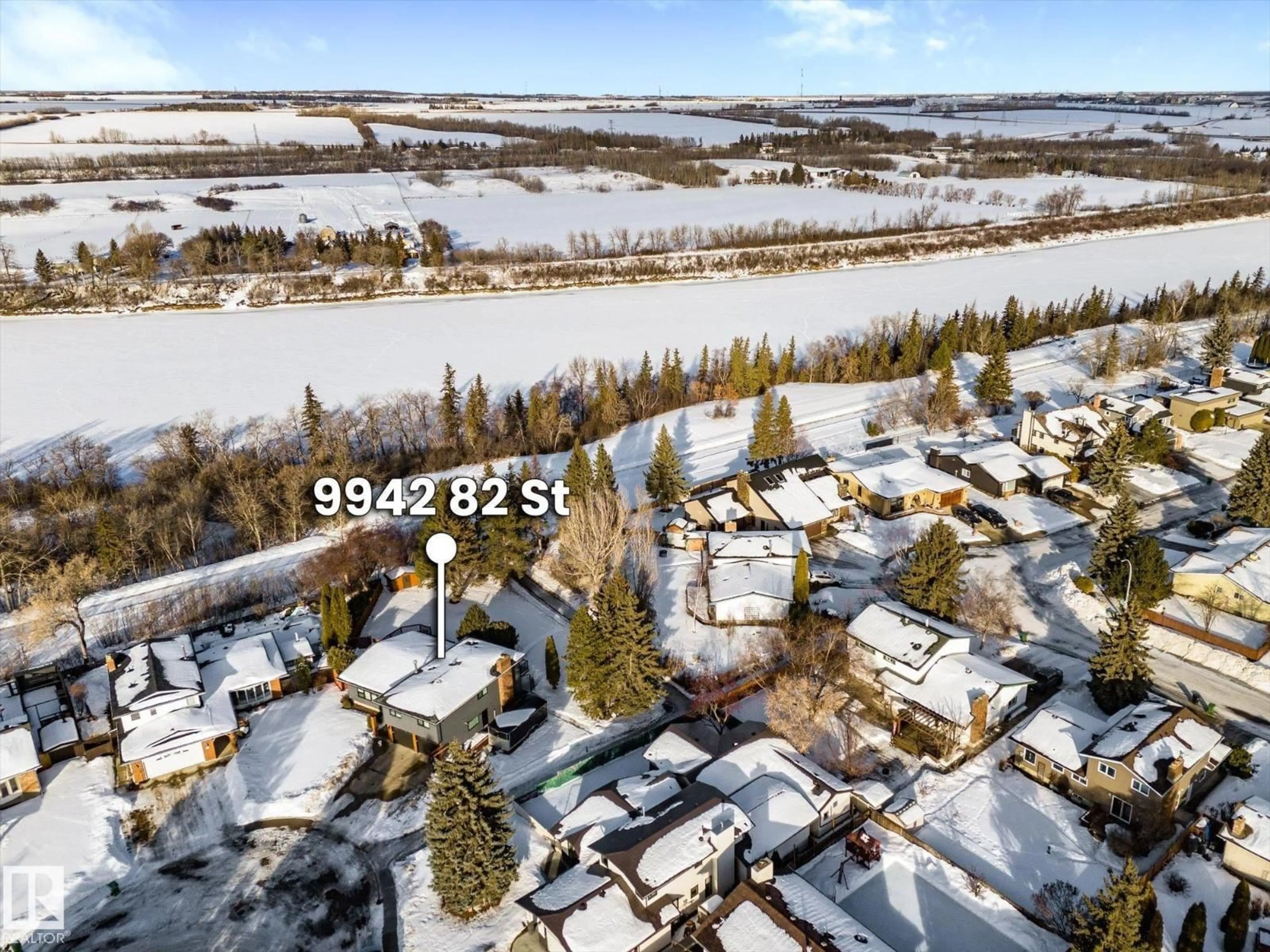 A pic from outside/outdoor area/front of a property/back of a property/a pic from drone, water/lake/river/ocean view for 9945 82 ST, Fort Saskatchewan Alberta T8L3E6