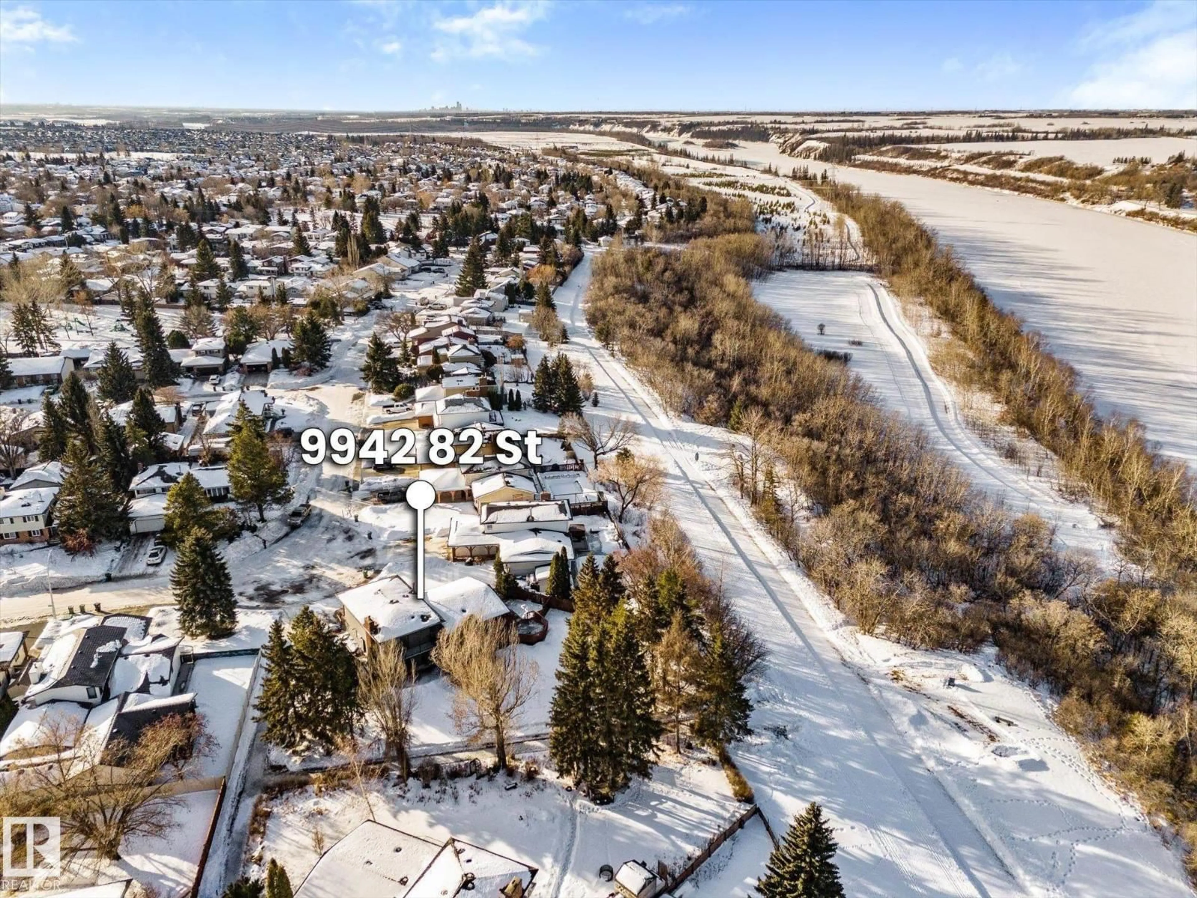 A pic from outside/outdoor area/front of a property/back of a property/a pic from drone, street for 9945 82 ST, Fort Saskatchewan Alberta T8L3E6