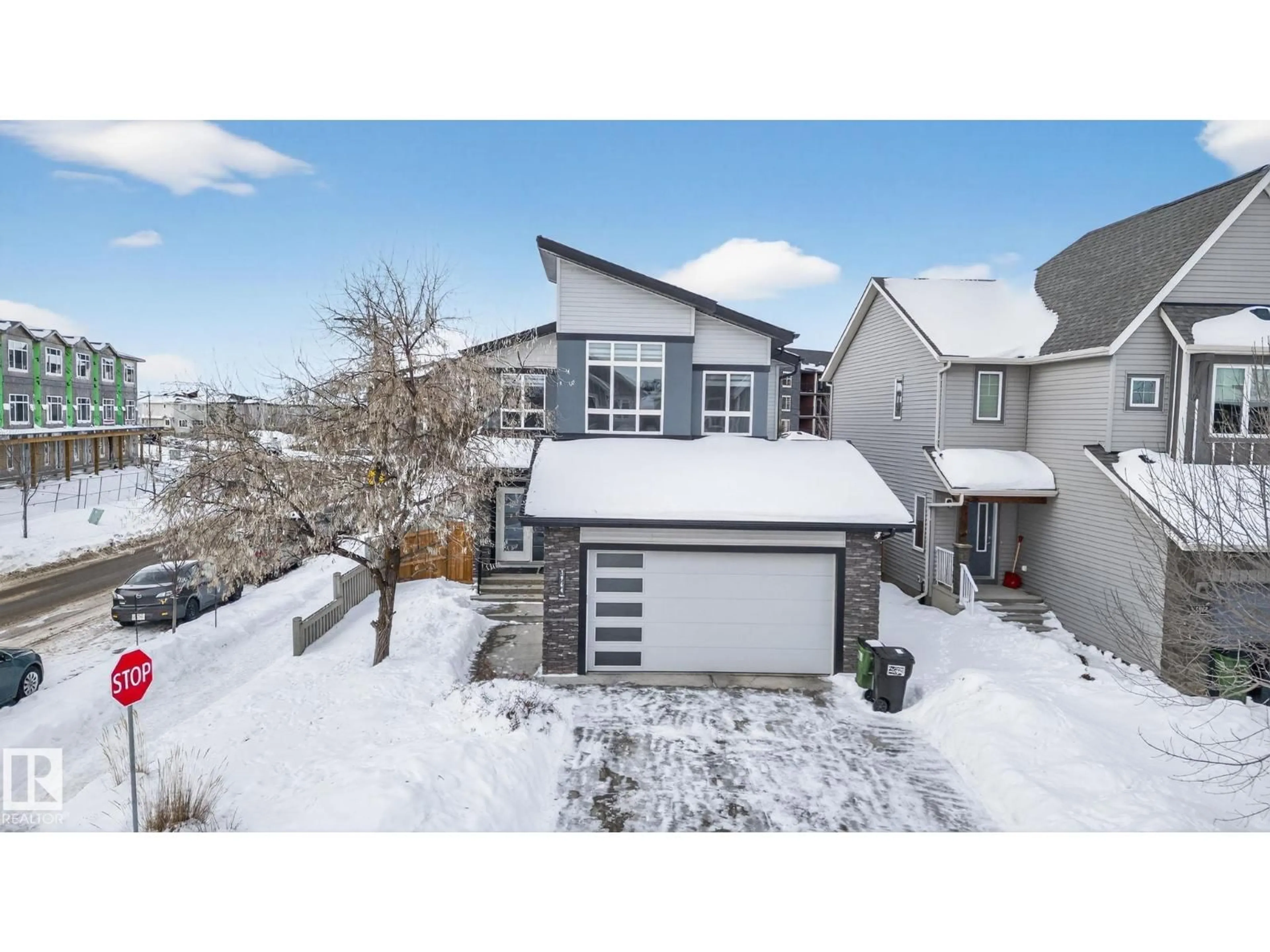 A pic from outside/outdoor area/front of a property/back of a property/a pic from drone, street for SW - 3964 CLAXTON LO, Edmonton Alberta T6W1Y7