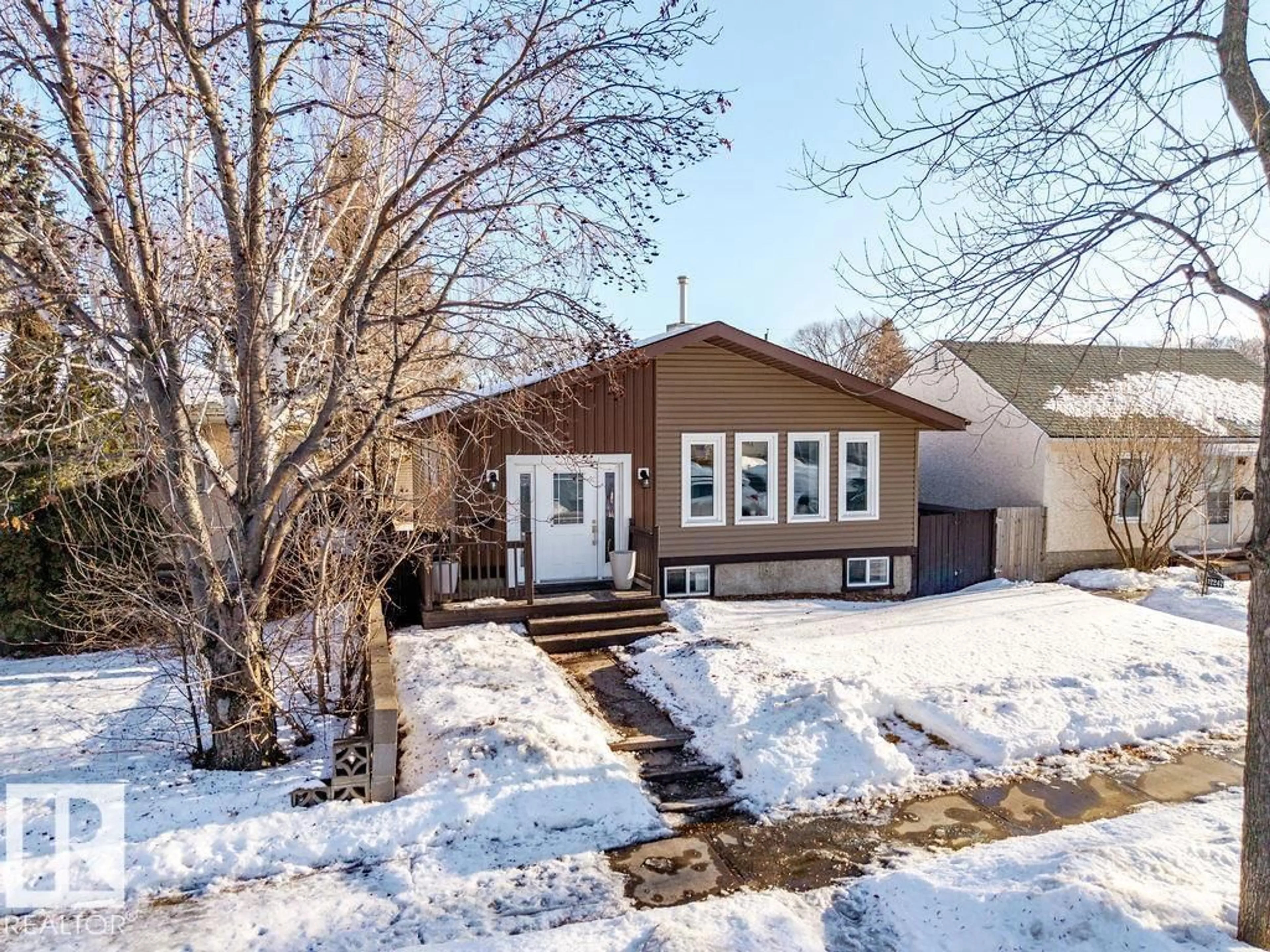 Unknown for NW - 12253 95A ST, Edmonton Alberta T5G1S2