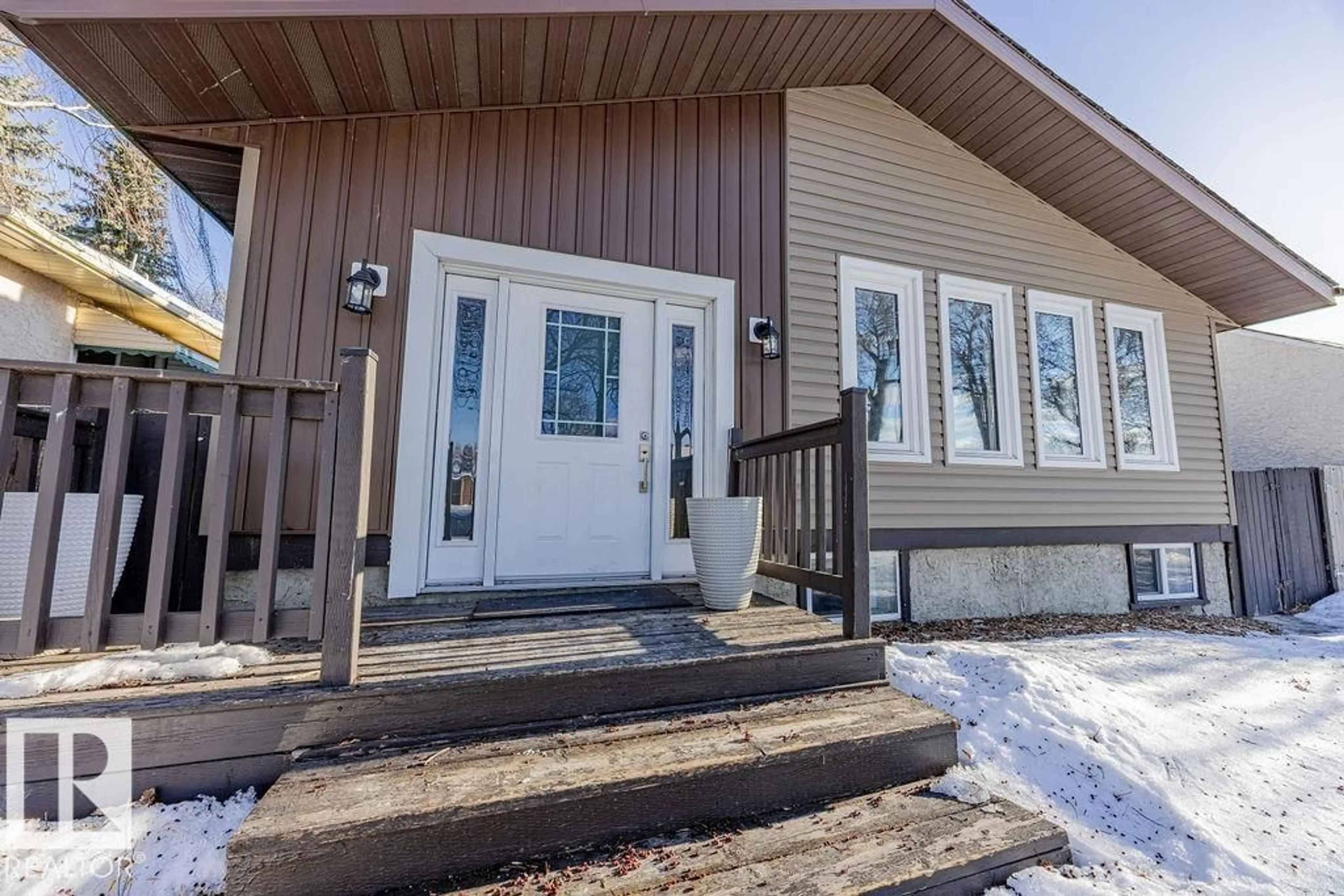 Unknown for NW - 12253 95A ST, Edmonton Alberta T5G1S2