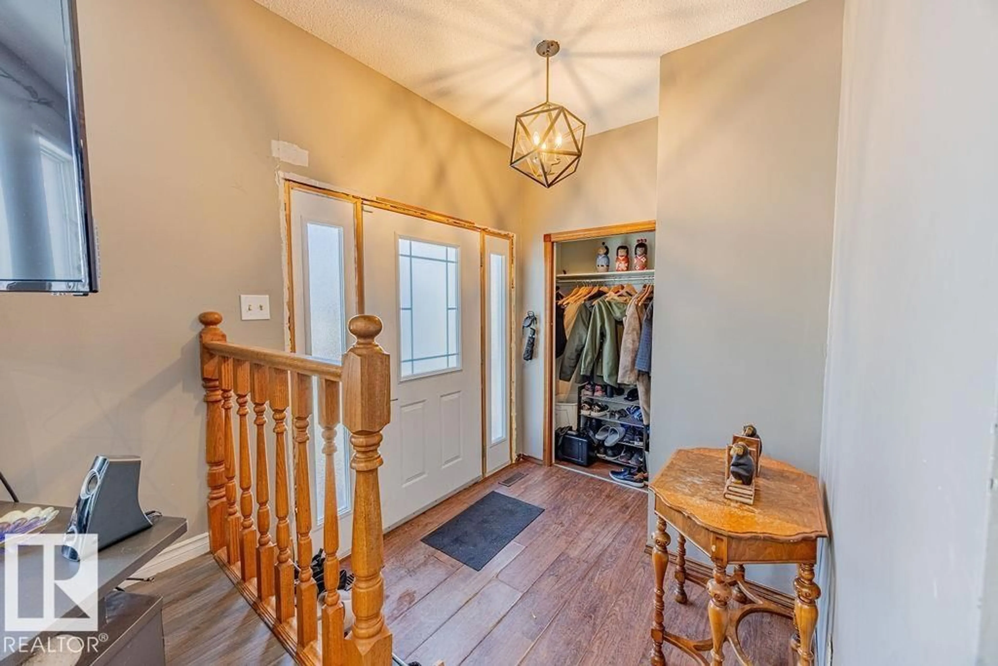 Indoor entryway for NW - 12253 95A ST, Edmonton Alberta T5G1S2