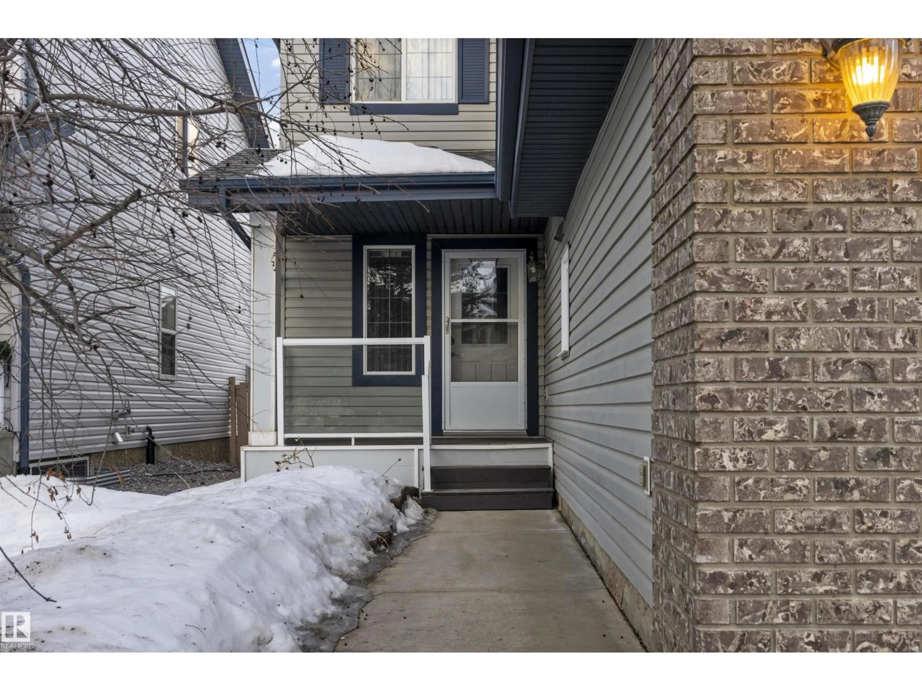 Indoor entryway for SW - 144 55 ST, Edmonton Alberta T1T1X1