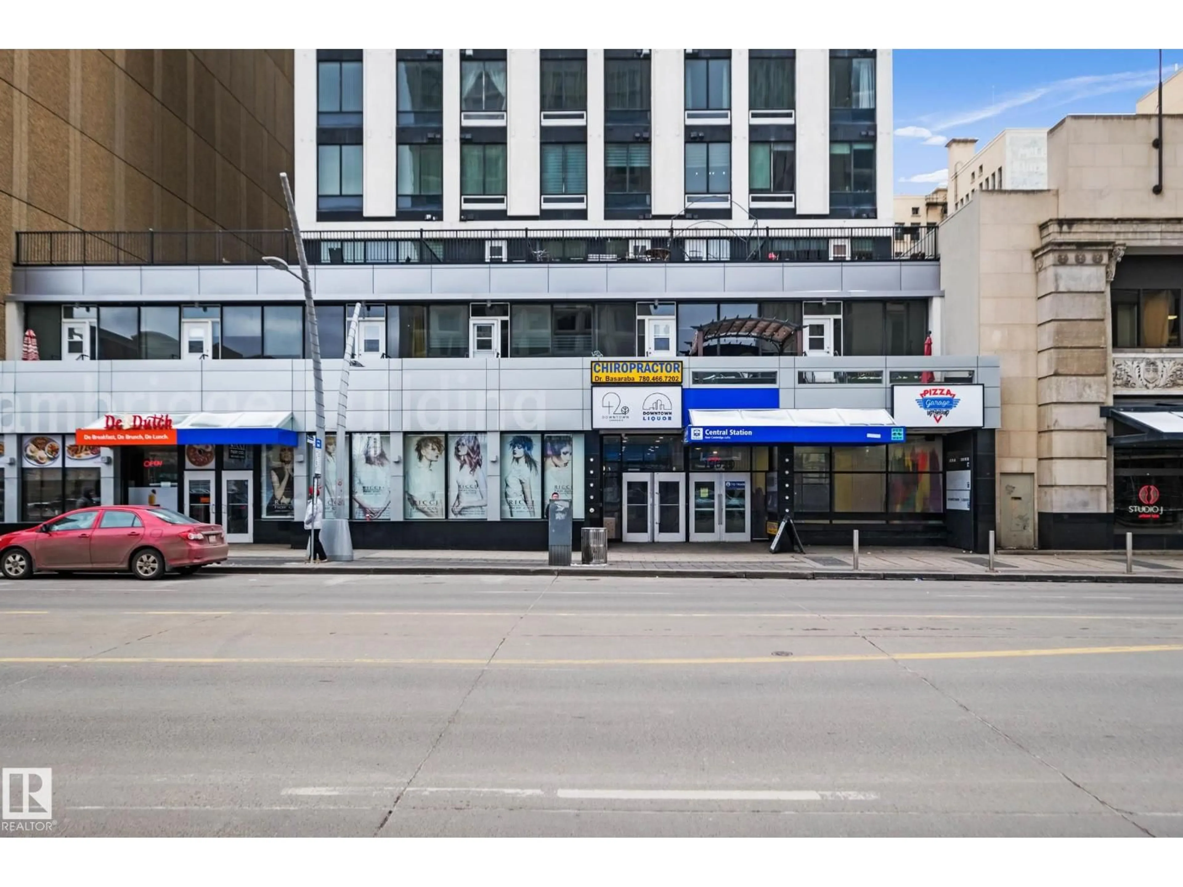 Indoor foyer for #202 - 10024 JASPER AV, Edmonton Alberta T5J1R9