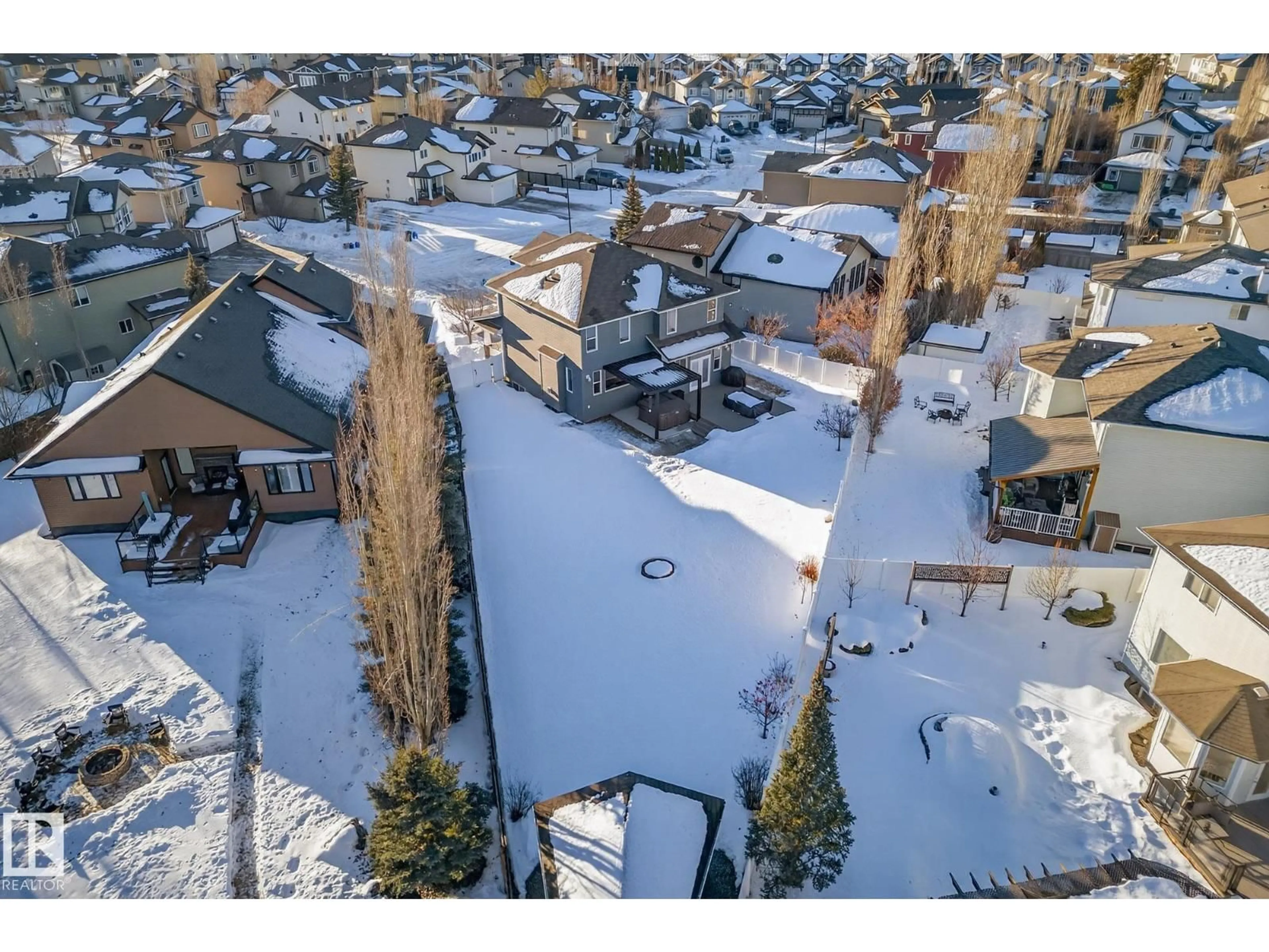 A pic from outside/outdoor area/front of a property/back of a property/a pic from drone, street for 559 WESTERRA BV, Stony Plain Alberta T7Z3A1