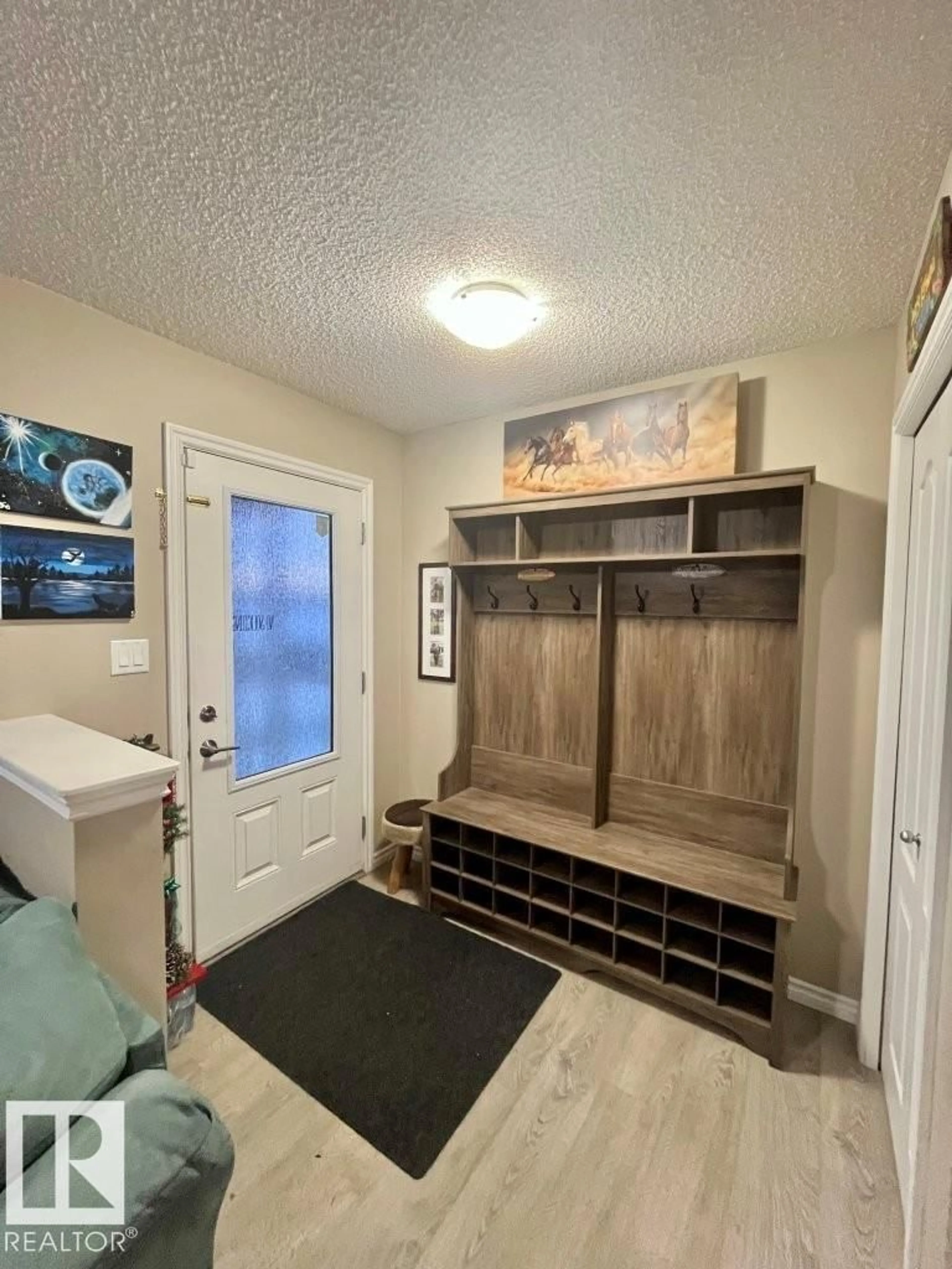 Indoor entryway for NW - 9340 211 ST, Edmonton Alberta T6R1P5