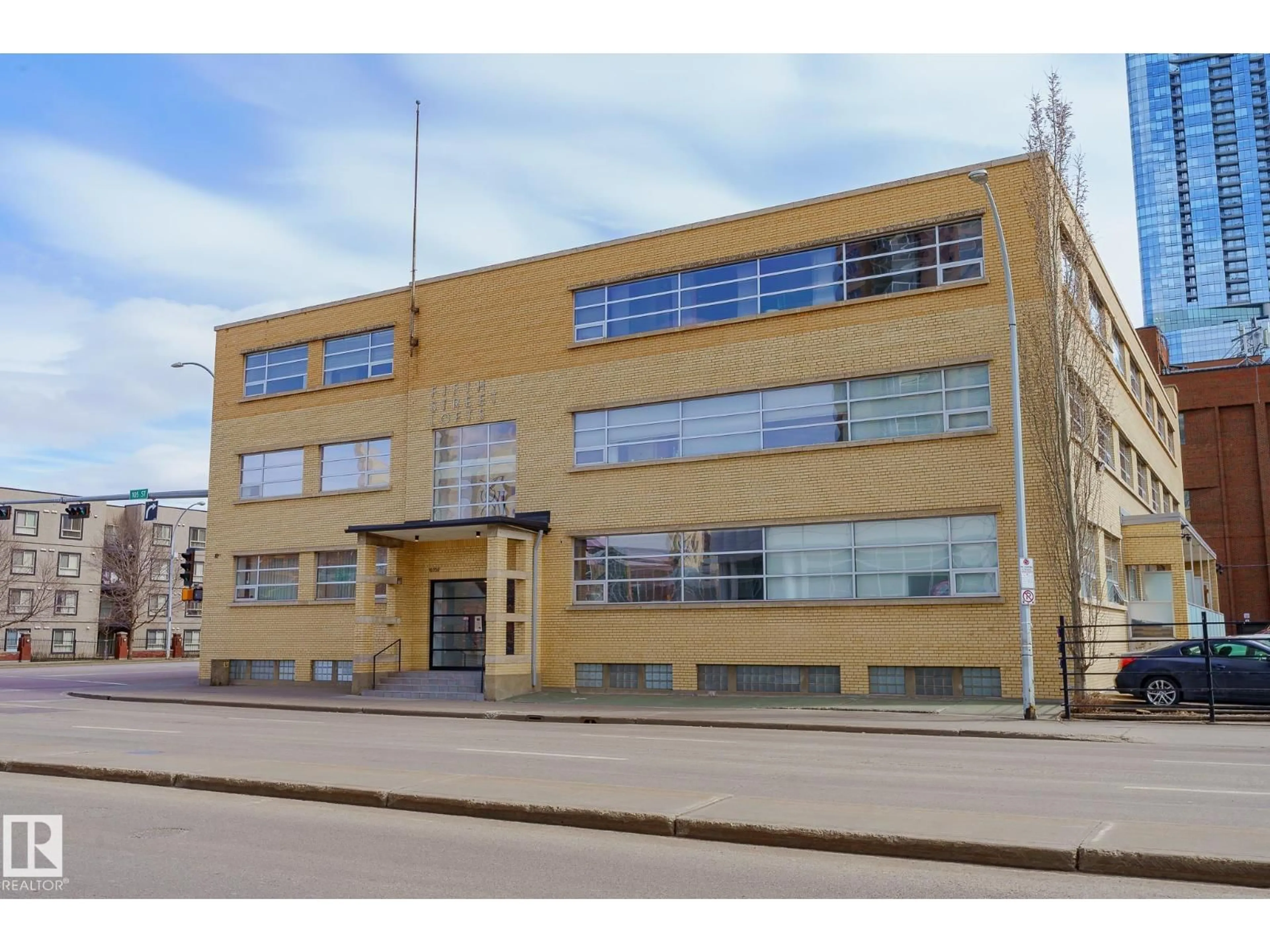 Unknown for 10355 - 310 105 ST, Edmonton Alberta T5J1E8