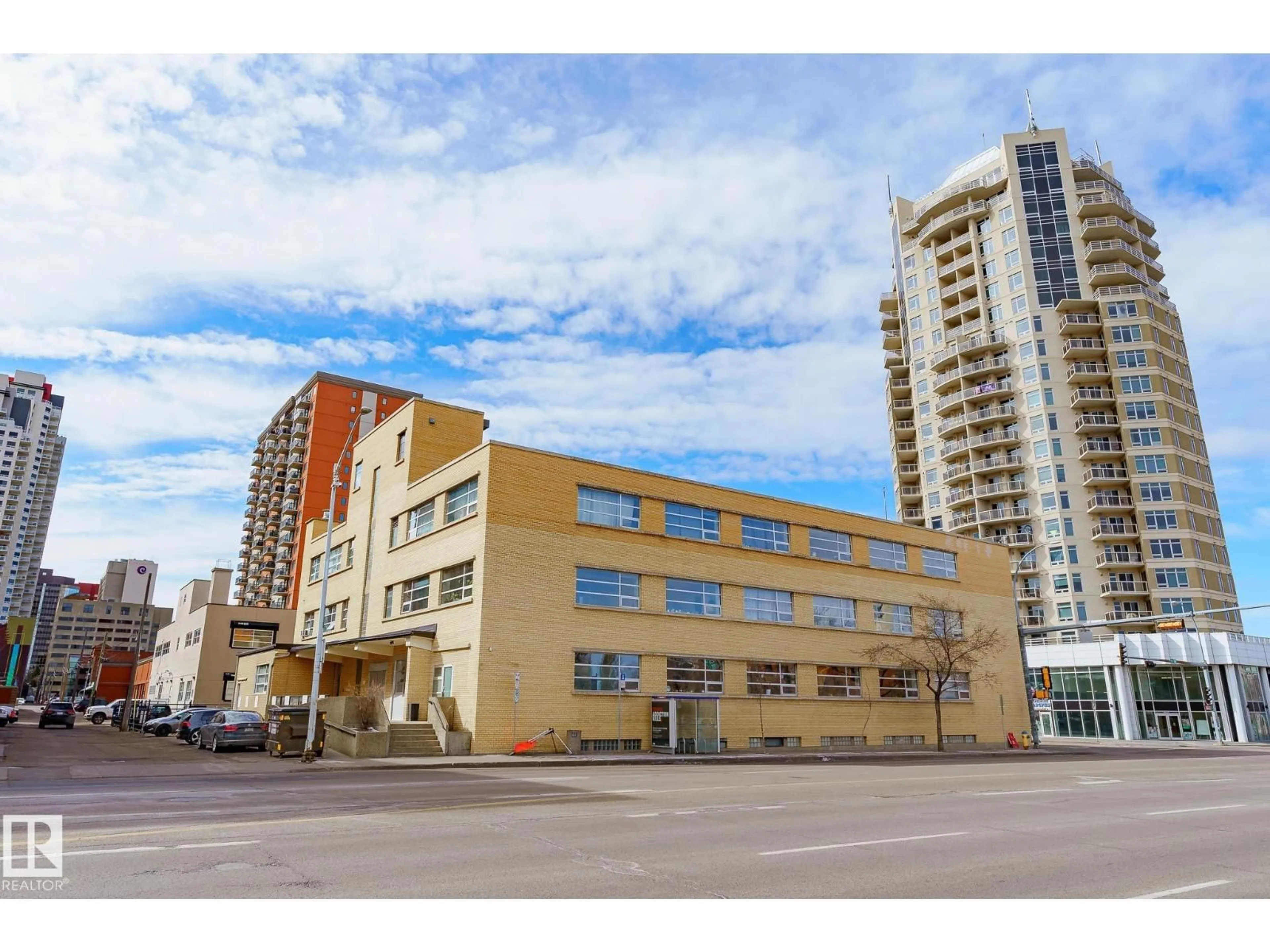 Unknown for 10355 - 310 105 ST, Edmonton Alberta T5J1E8