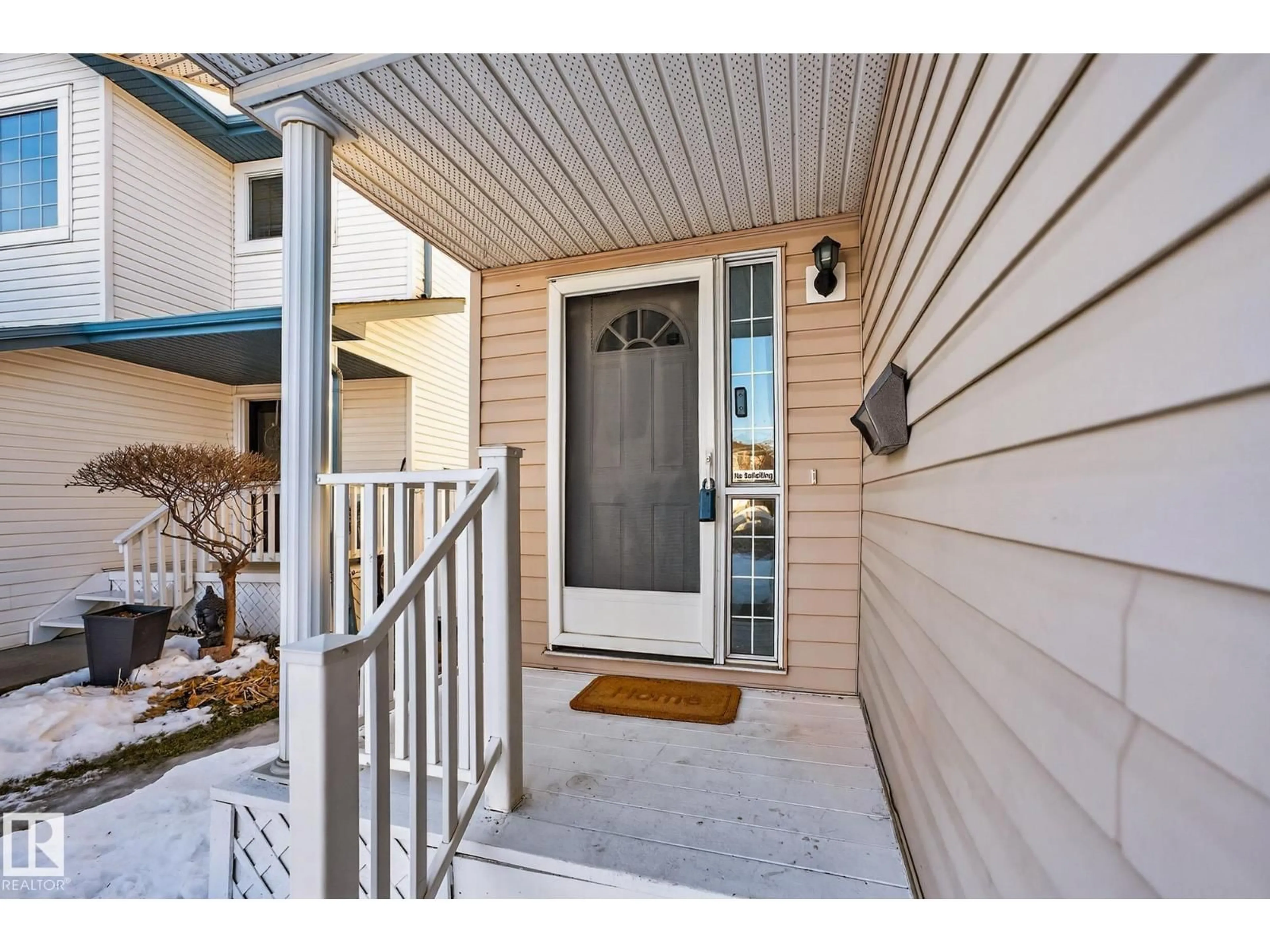 Indoor entryway for 168 WARD CR, Edmonton Alberta T6T1M6