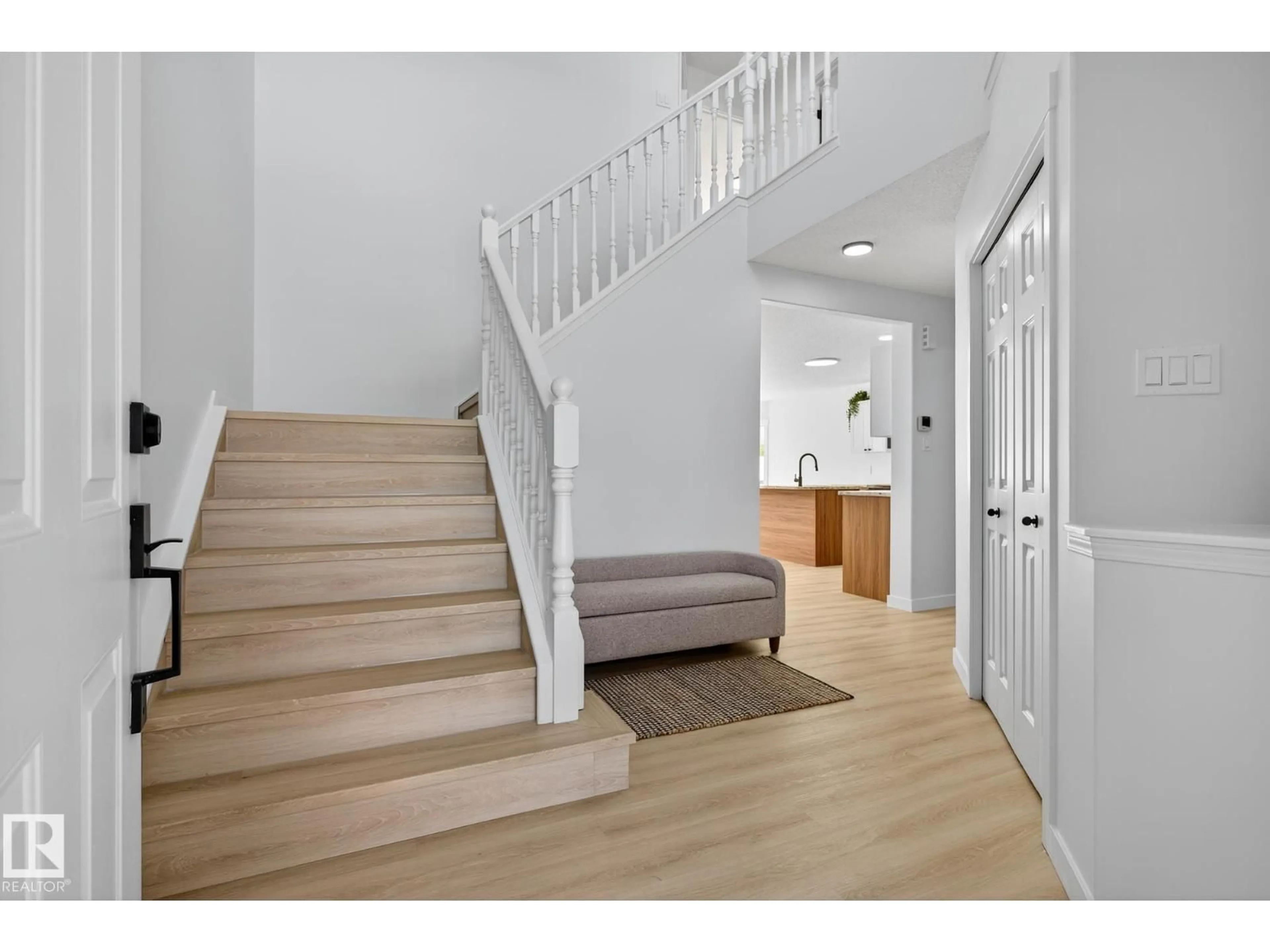 Indoor entryway for 168 WARD CR, Edmonton Alberta T6T1M6