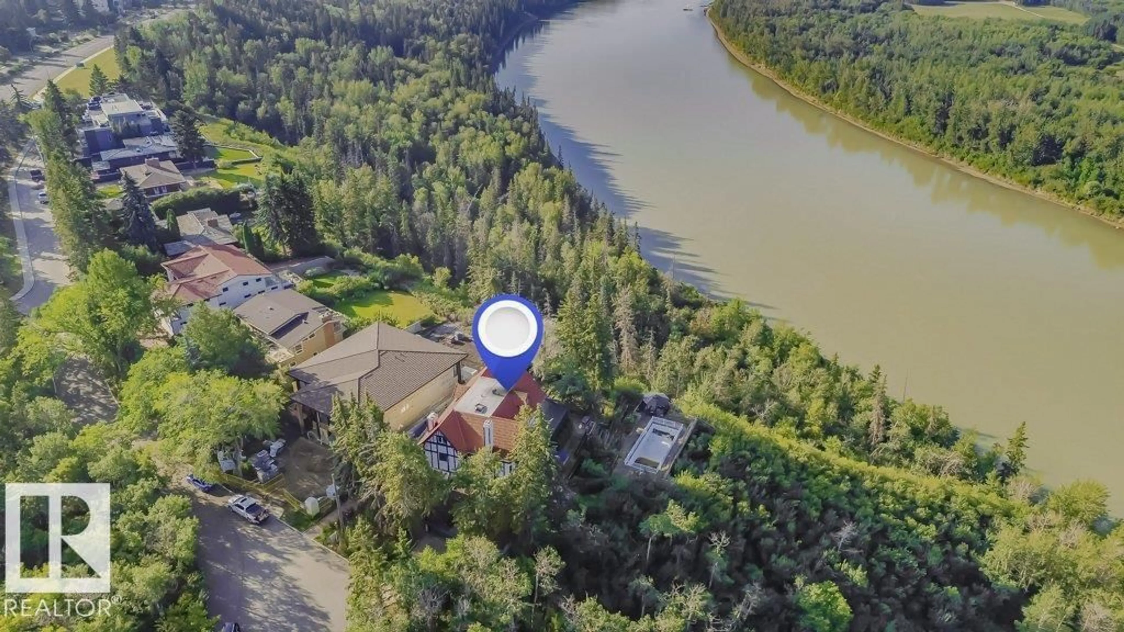 A pic from outside/outdoor area/front of a property/back of a property/a pic from drone, water/lake/river/ocean view for 8638 SASKATCHEWAN DR, Edmonton Alberta T6G2A8