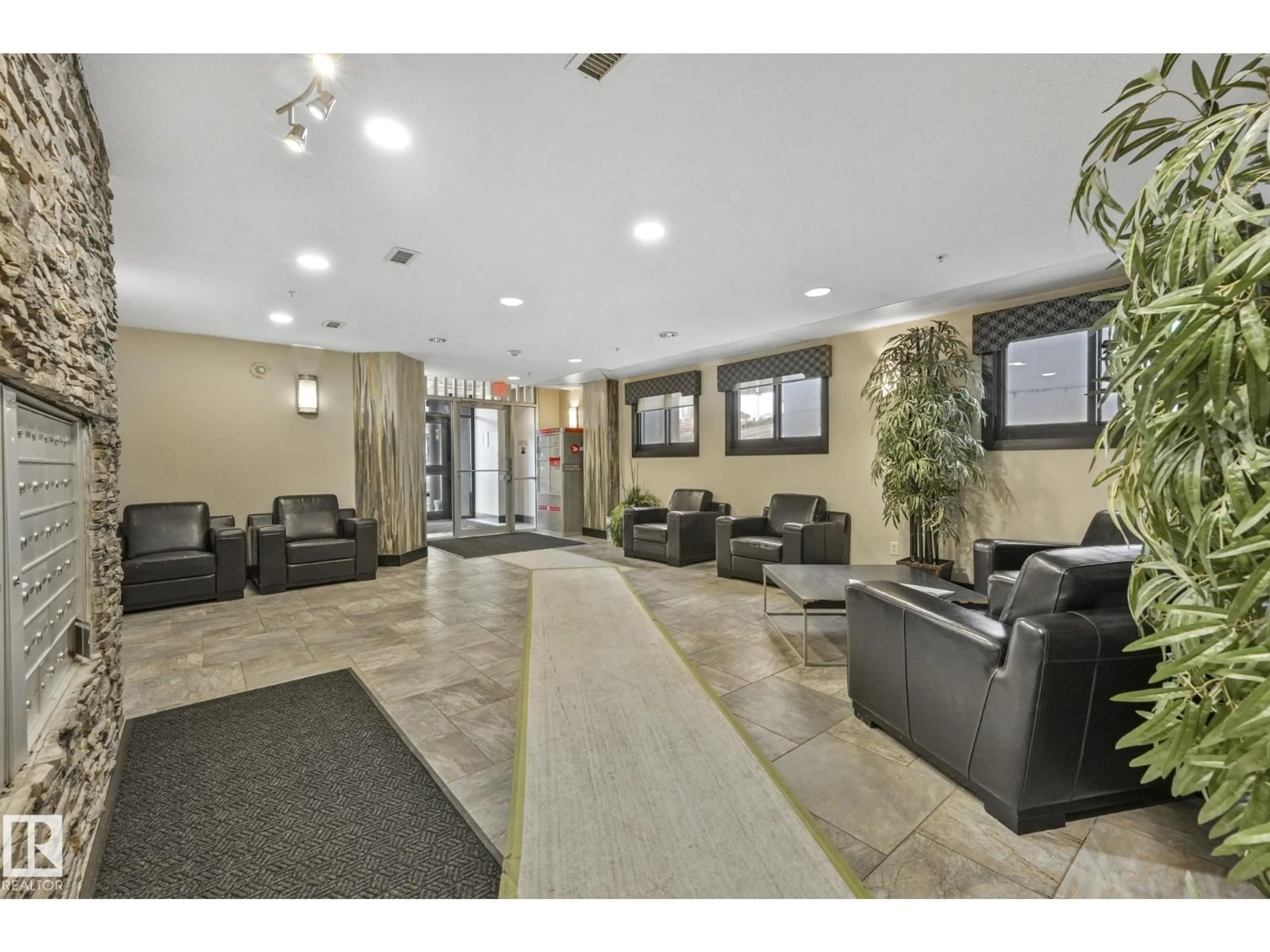 Lobby for 202 - 9707 106 ST, Edmonton Alberta T5K0B7