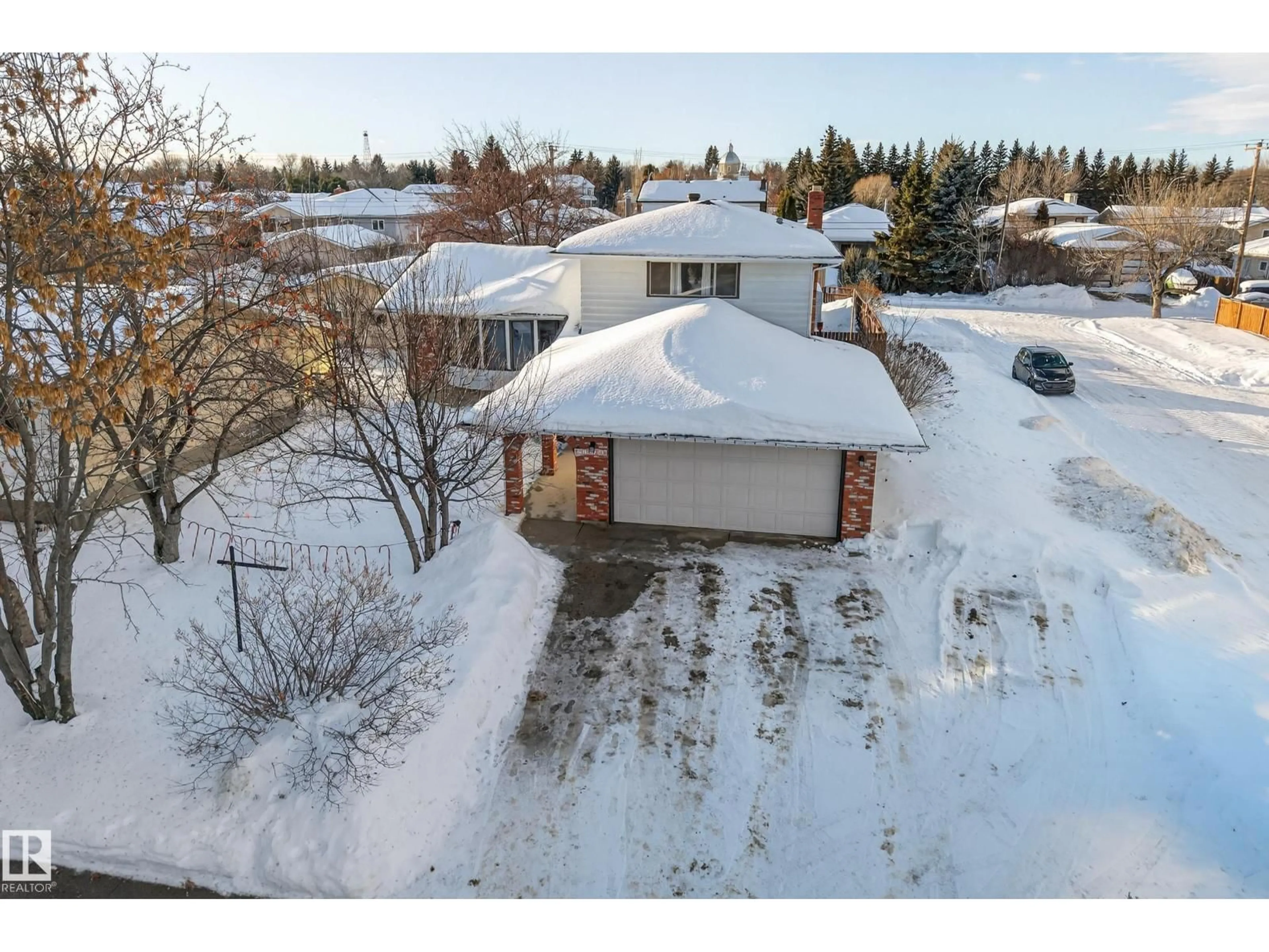 A pic from outside/outdoor area/front of a property/back of a property/a pic from drone, street for 5148 47 ST, Redwater Alberta T0A2W0