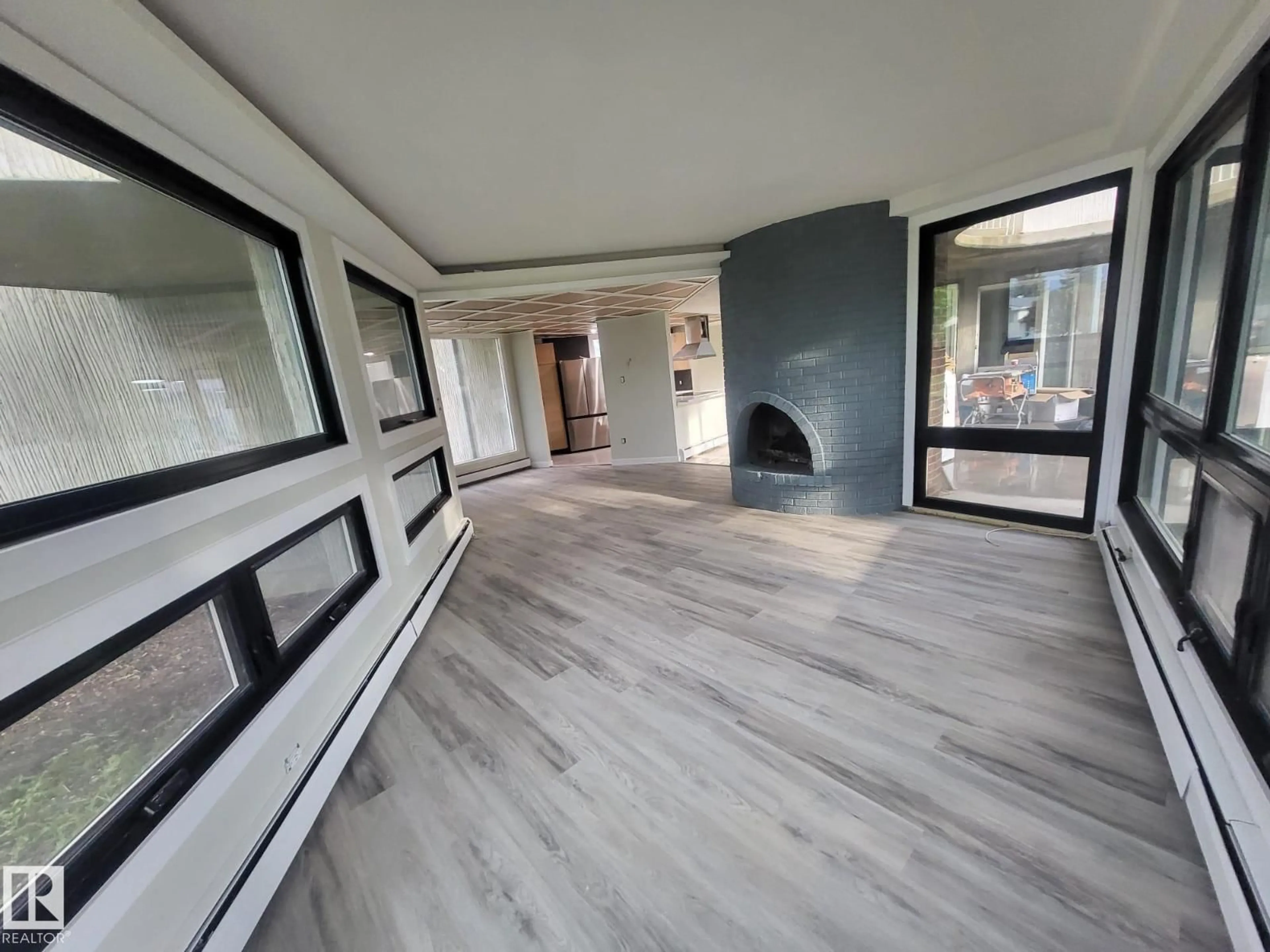 Indoor foyer for 9535 147 AV, Edmonton Alberta T5E2K5