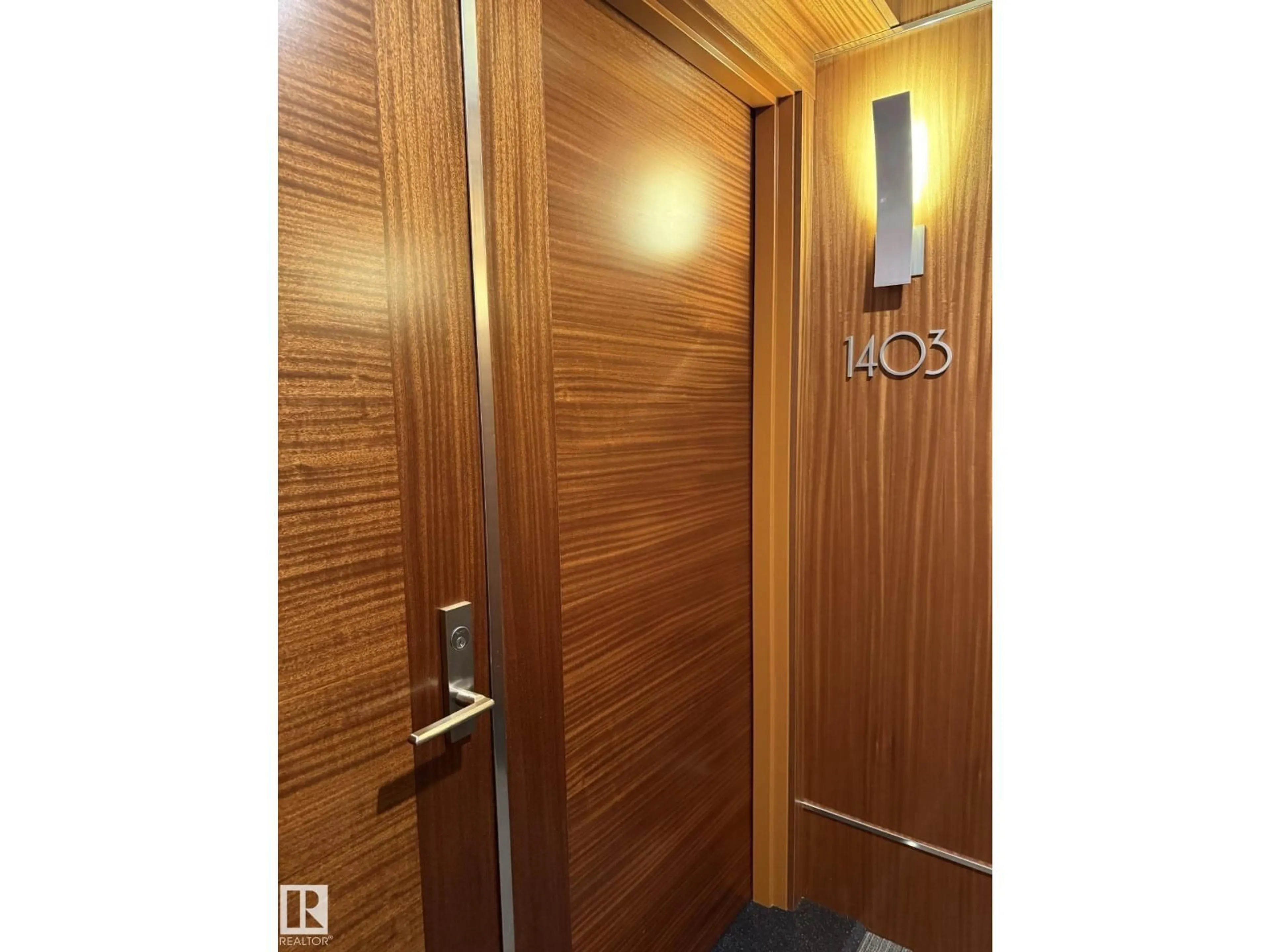 Indoor foyer for 1403 - 11969 JASPER AV NW, Edmonton Alberta T5K0P1