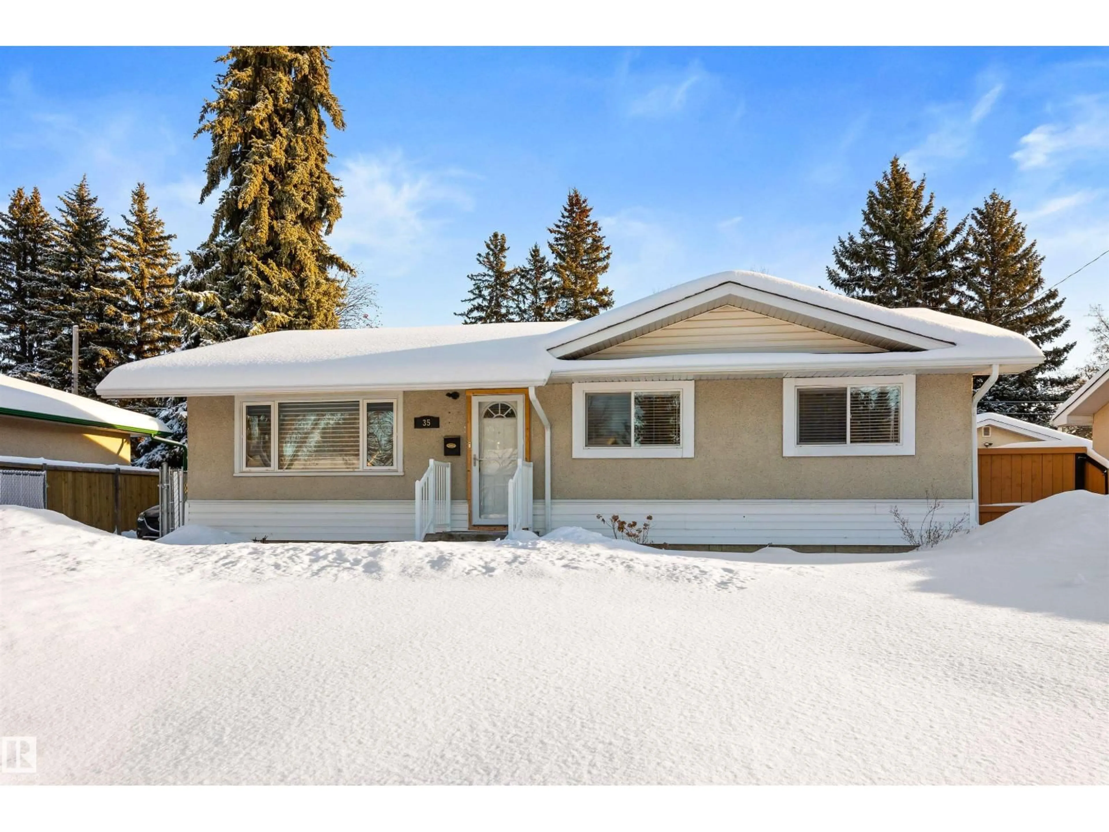 Home with vinyl exterior material, street for 35 STANLEY DR, St. Albert Alberta T8N0J6