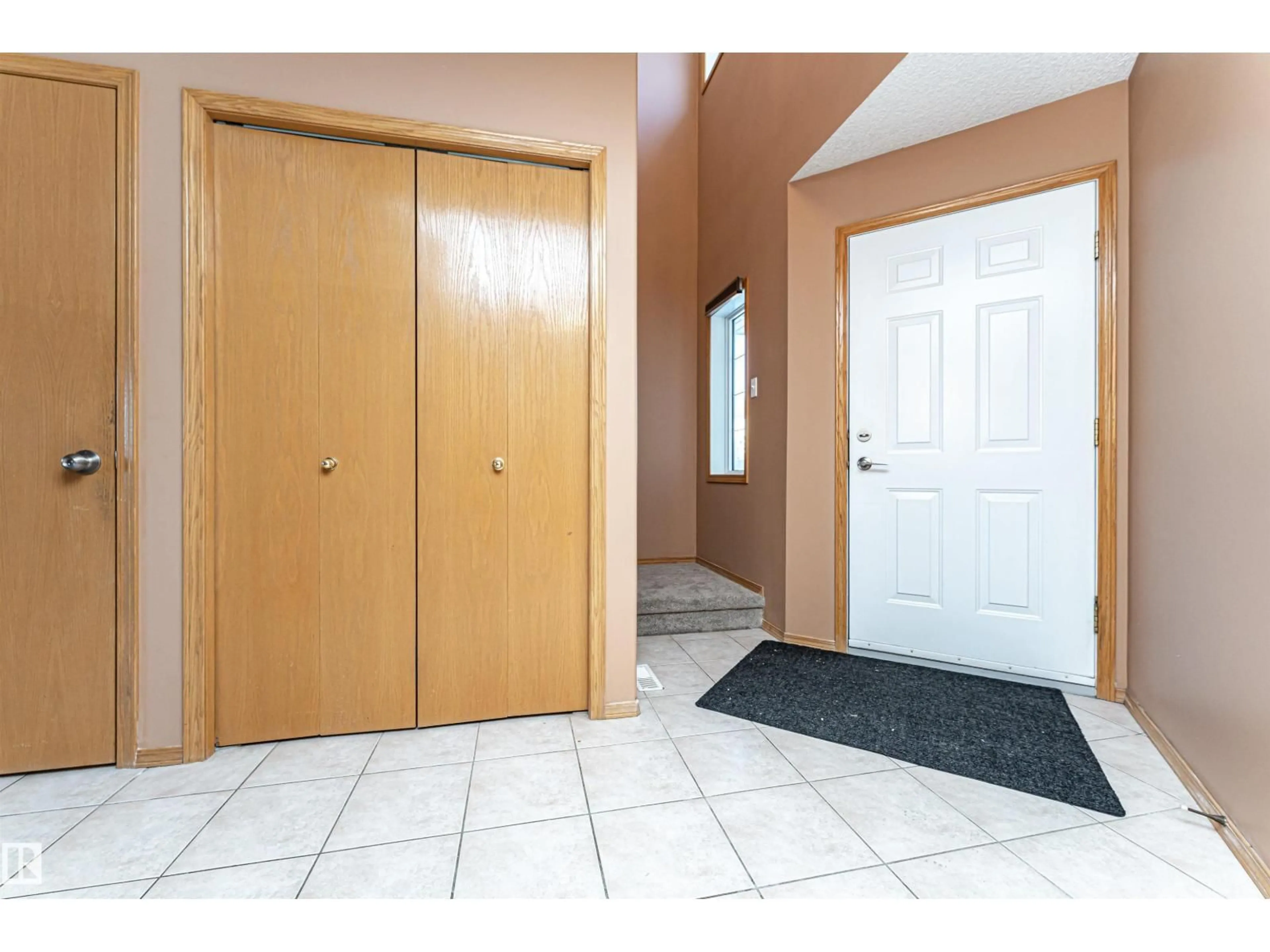 Indoor entryway for 211 - 24 BLACKBURN DR, Edmonton Alberta T6W1C8