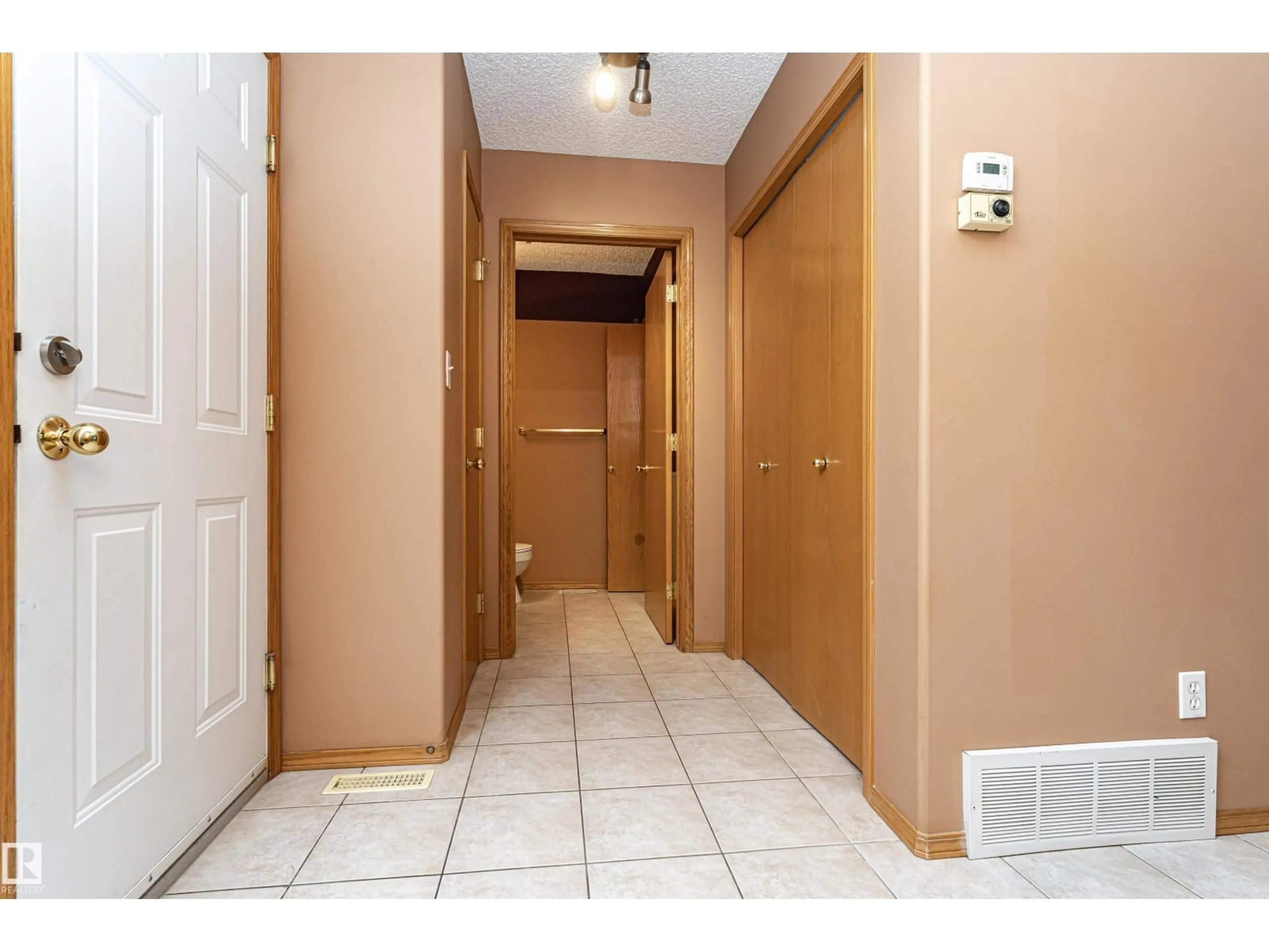 Indoor foyer for 211 - 24 BLACKBURN DR, Edmonton Alberta T6W1C8