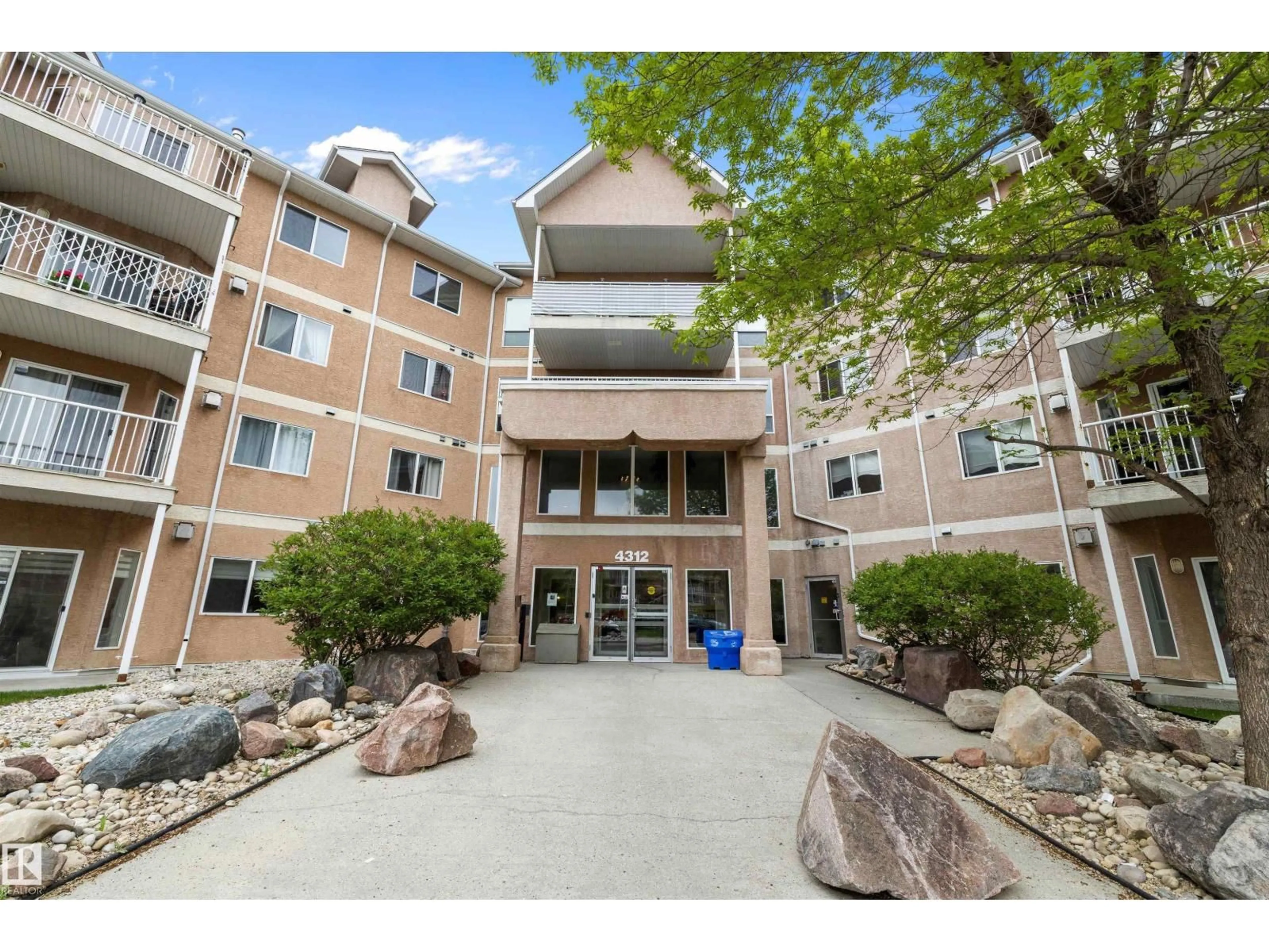 Unknown for 4312 139 AV, Edmonton Alberta T5Y3J4