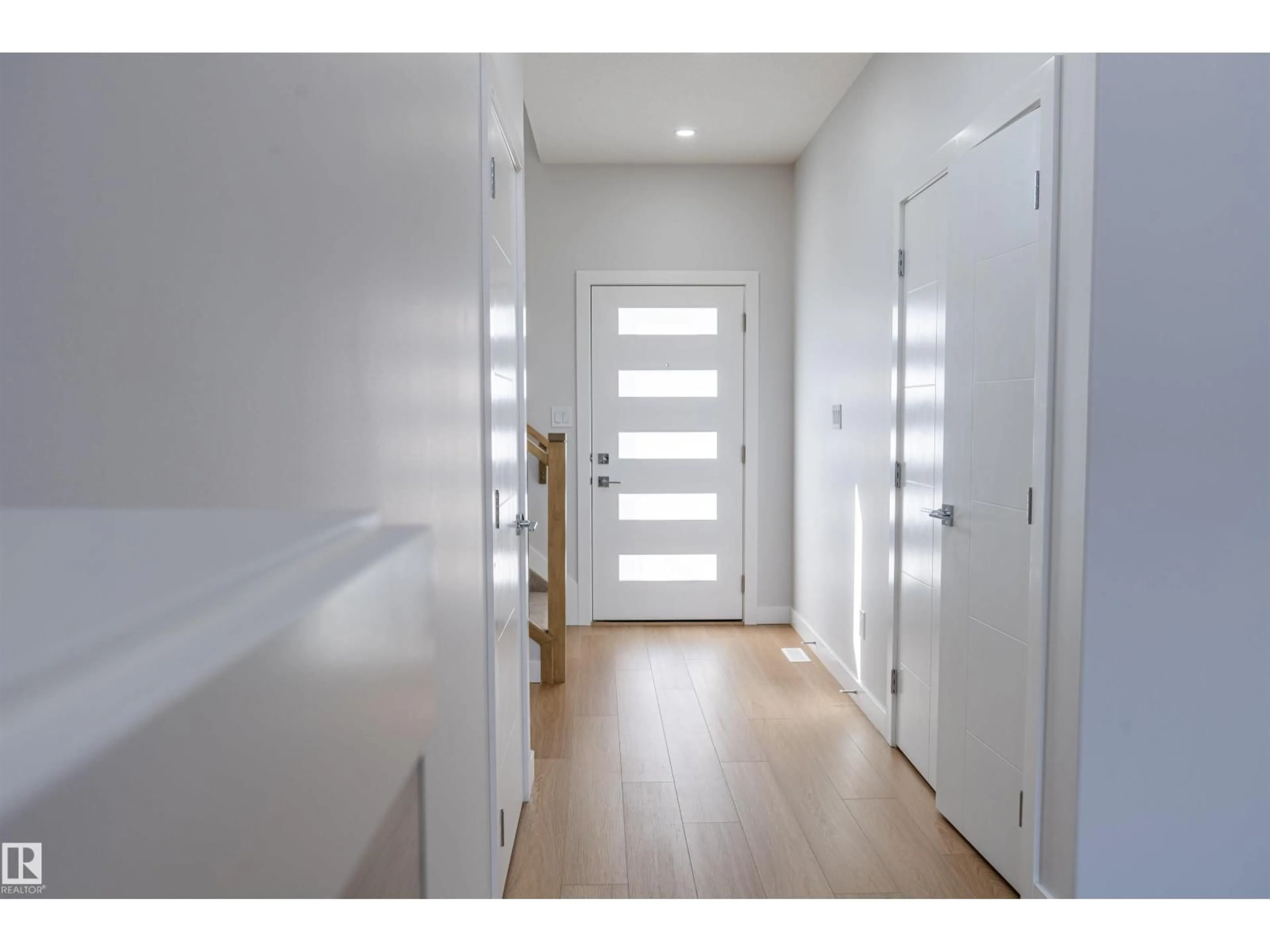 Indoor entryway for 24 NORWYCK WAY, Spruce Grove Alberta T7X3G5