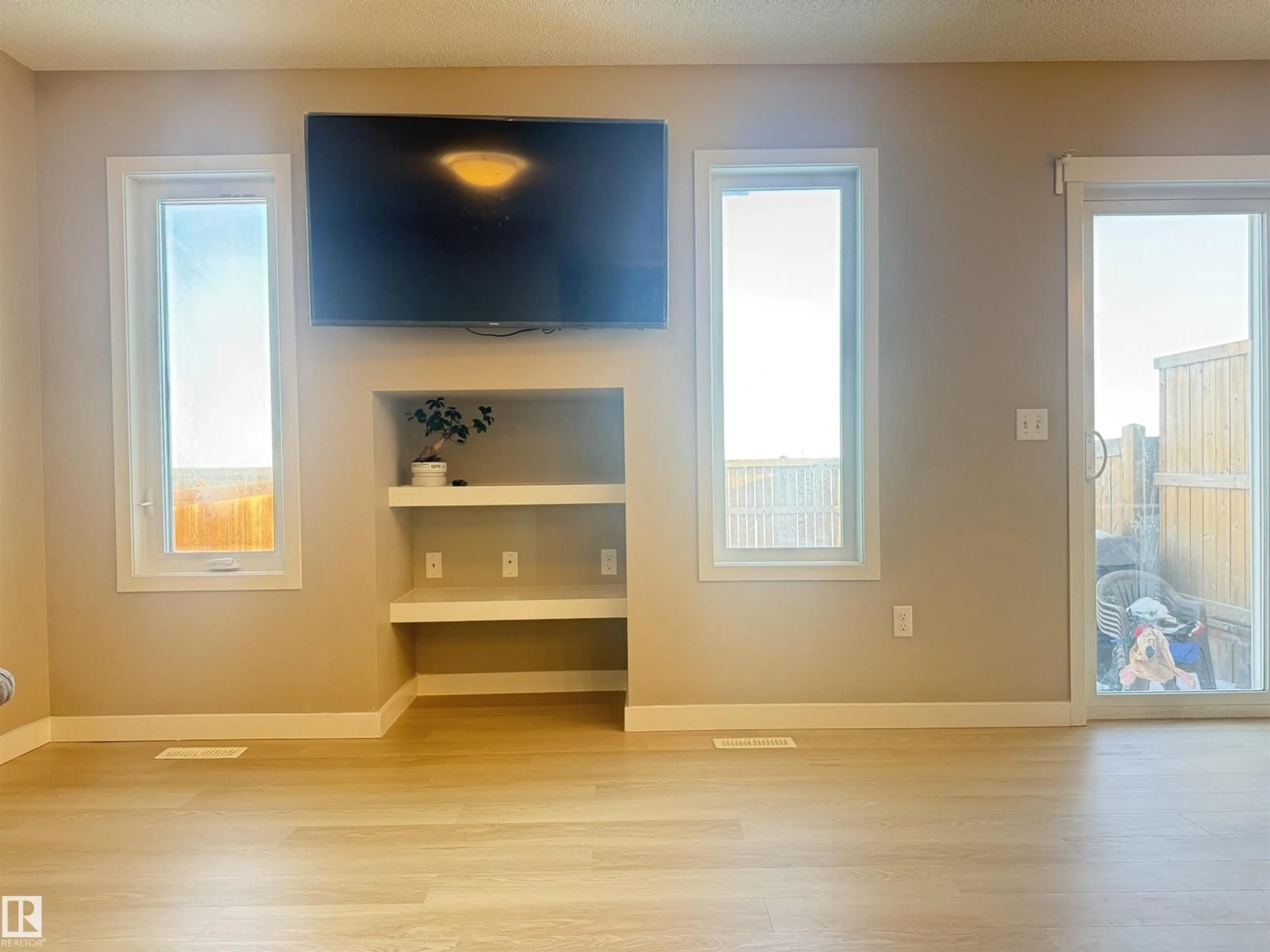 A pic of a room for NW - 17633 120 ST, Edmonton Alberta T5X0K8