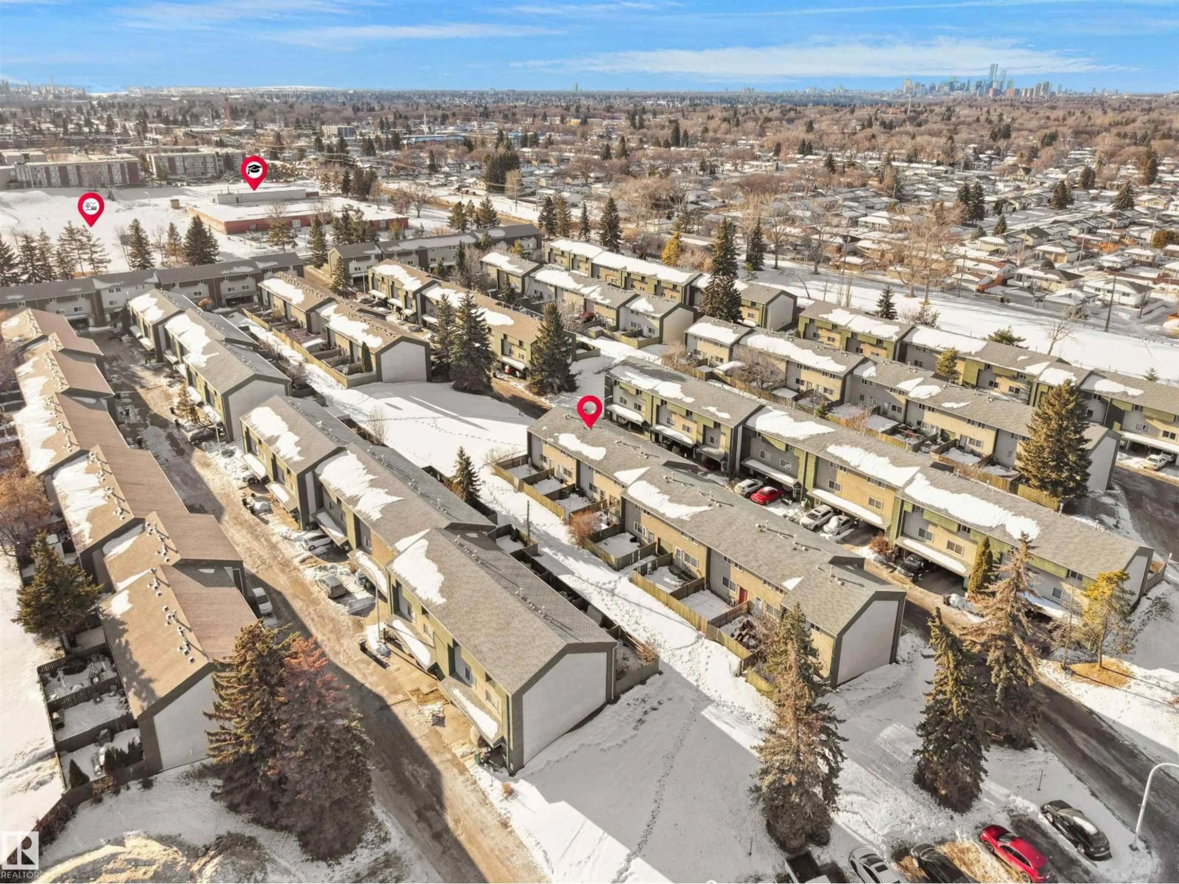 A pic from outside/outdoor area/front of a property/back of a property/a pic from drone, street for 791 ABBOTTSFIELD RD, Edmonton Alberta T5W2A1