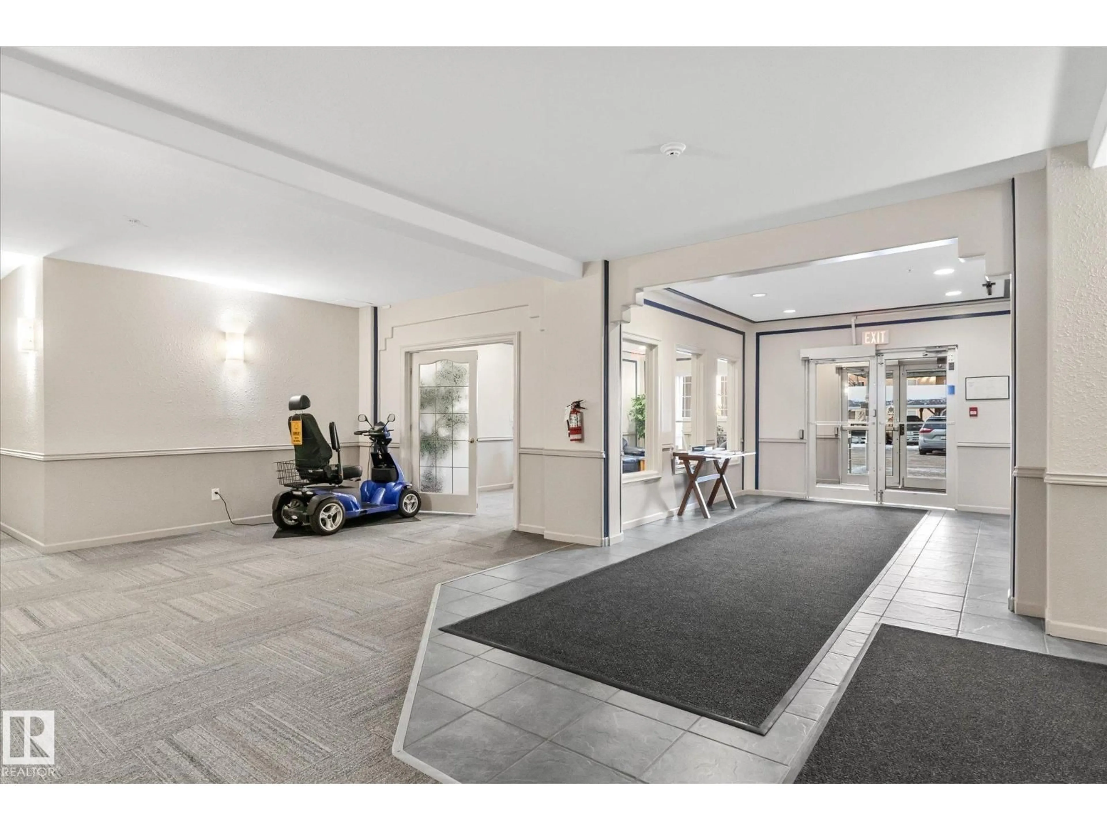 Unknown for 141 17447 98A AV, Edmonton Alberta T5T6M4